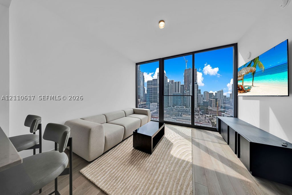 image E11EVEN Hotel & Residences8