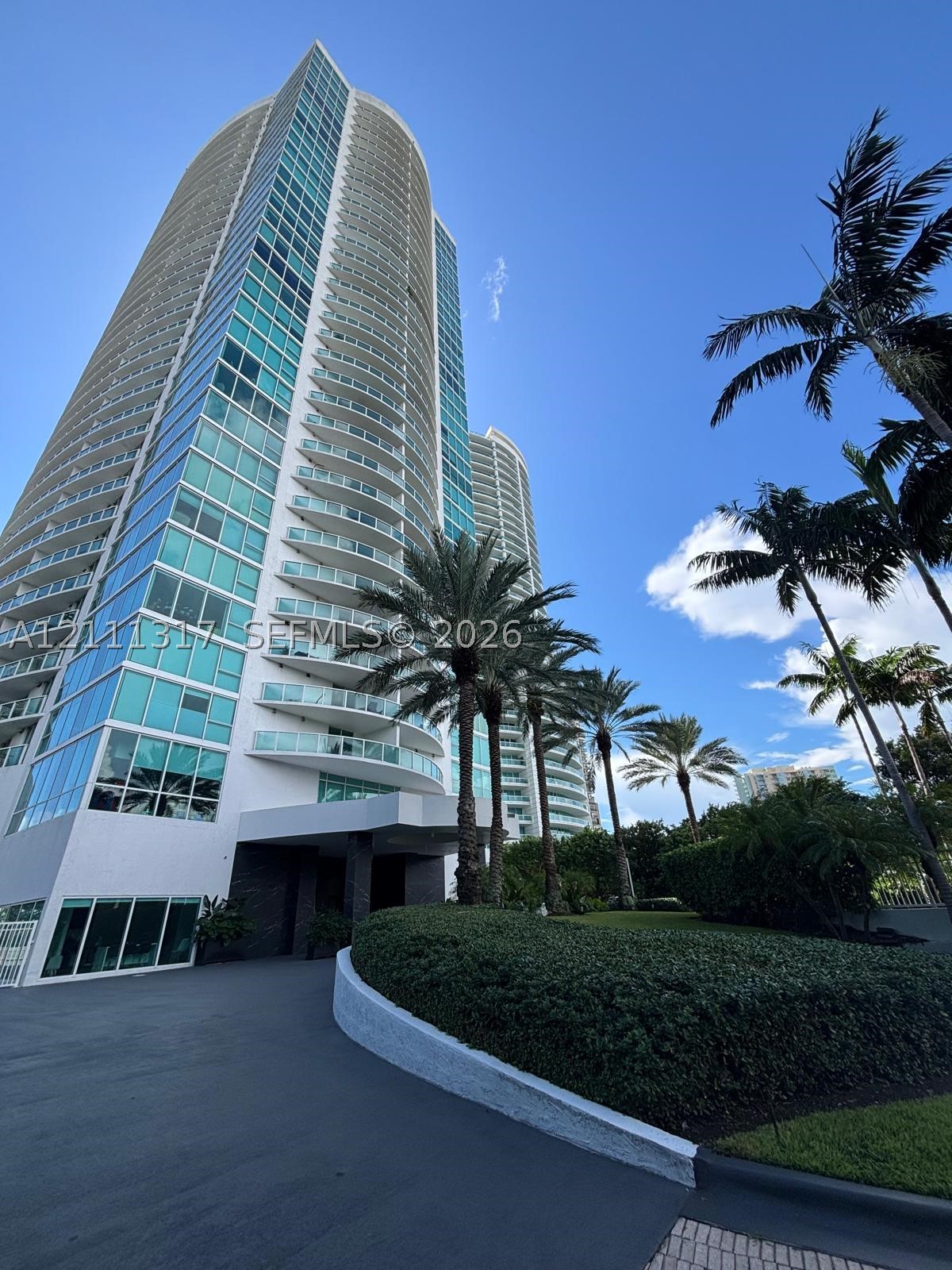 2101 Brickell Ave #711