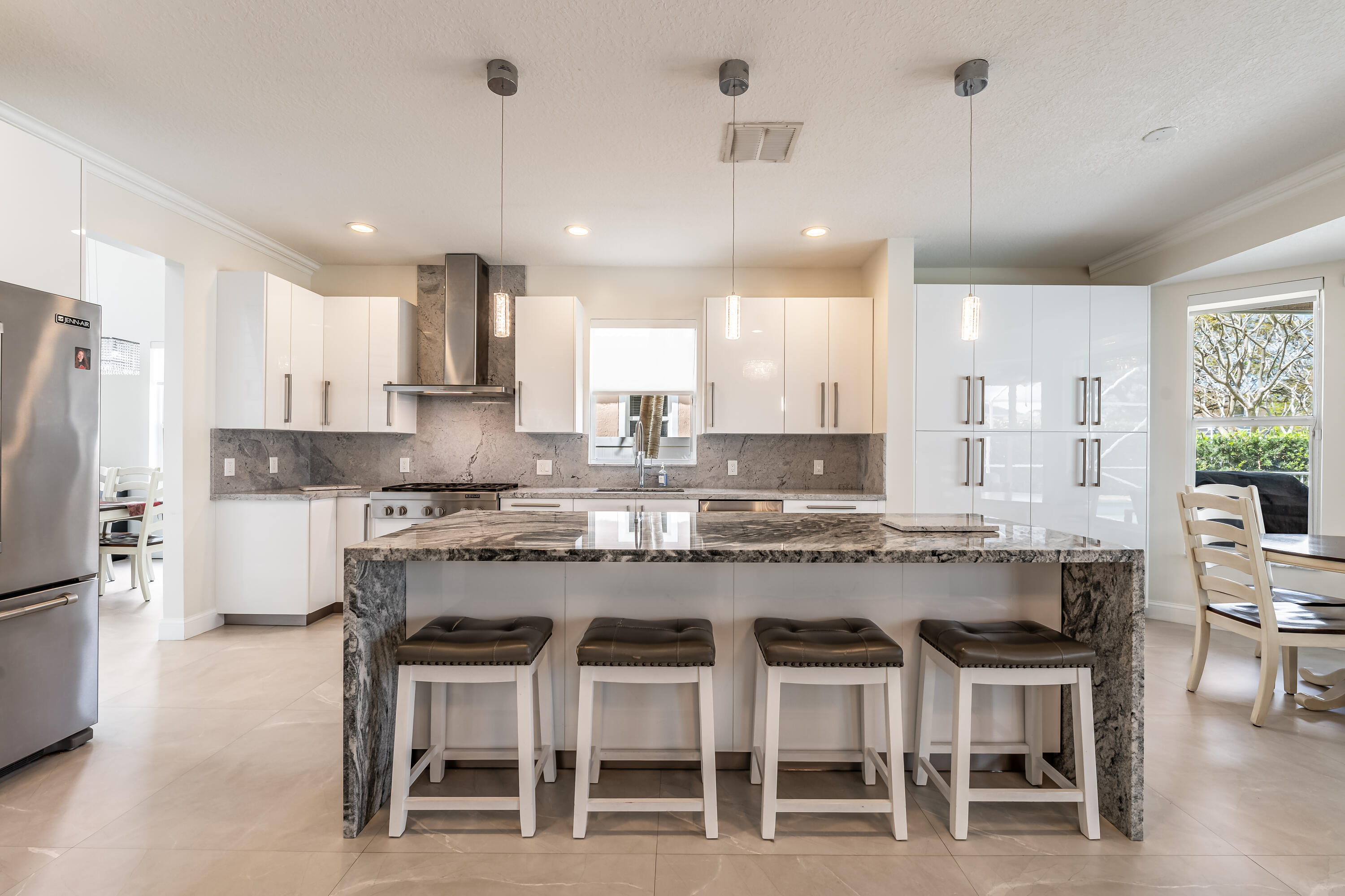 13815 NW 11th Pembroke Pines, FL 33028