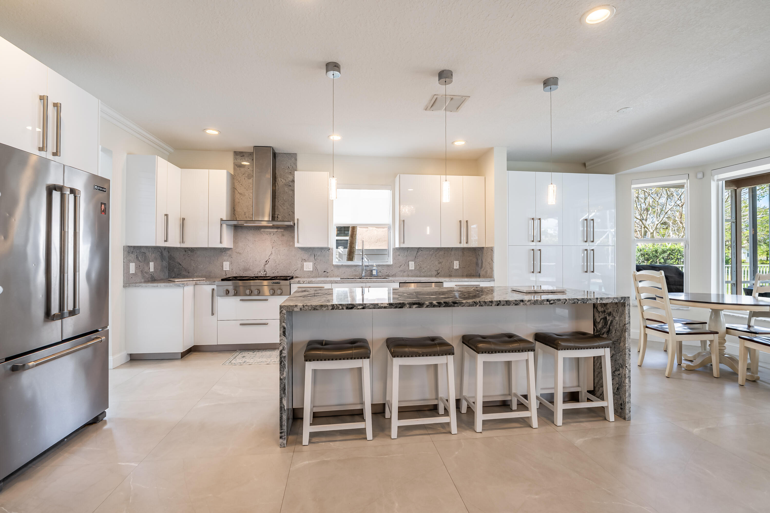 13815 NW 11th Pembroke Pines, FL 33028