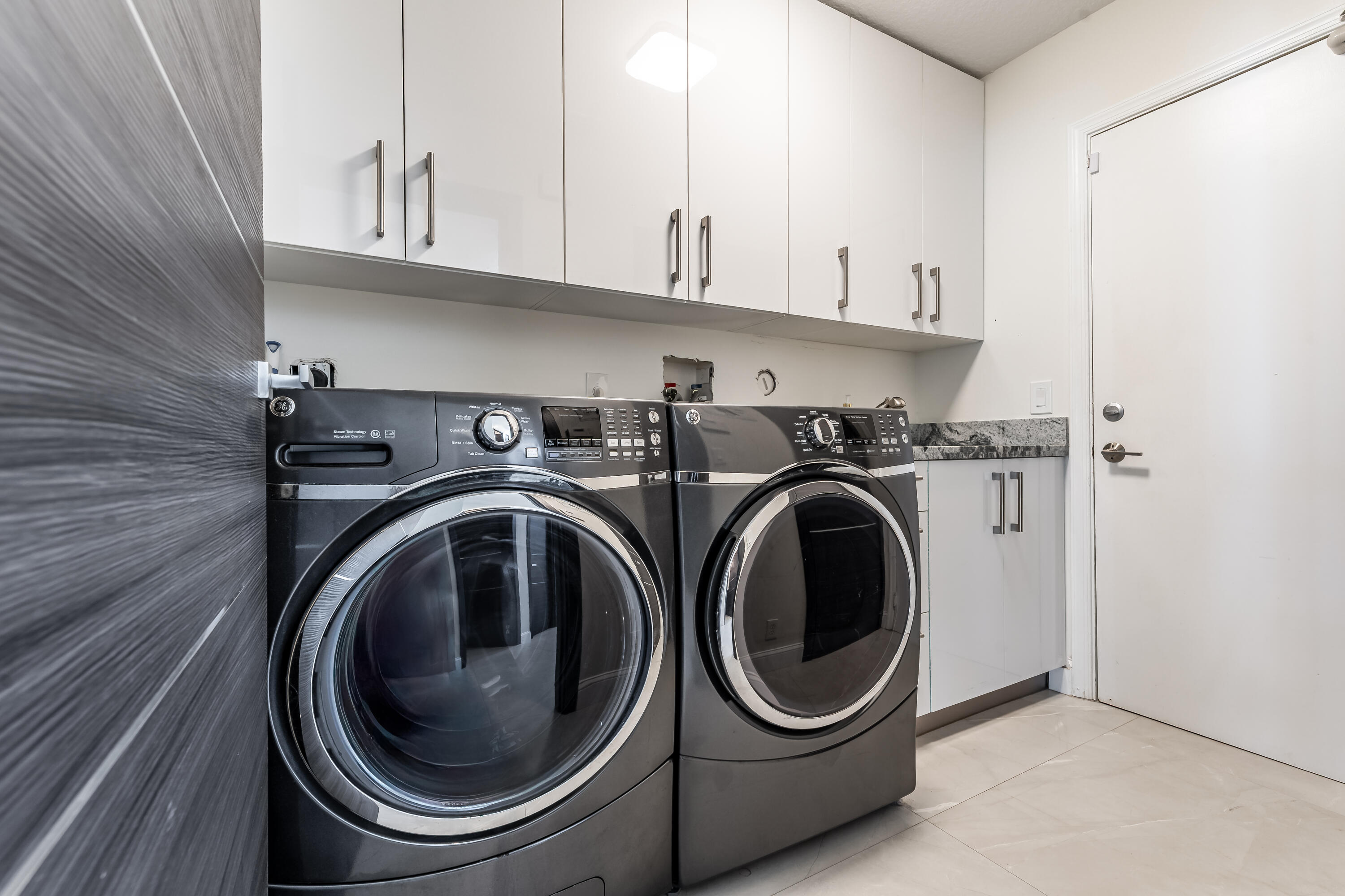 13815 NW 11th Pembroke Pines, FL 33028