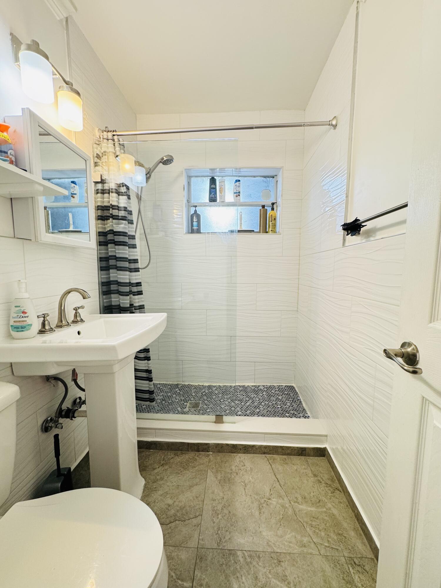 1132 NW 7th Fort Lauderdale, FL 33311