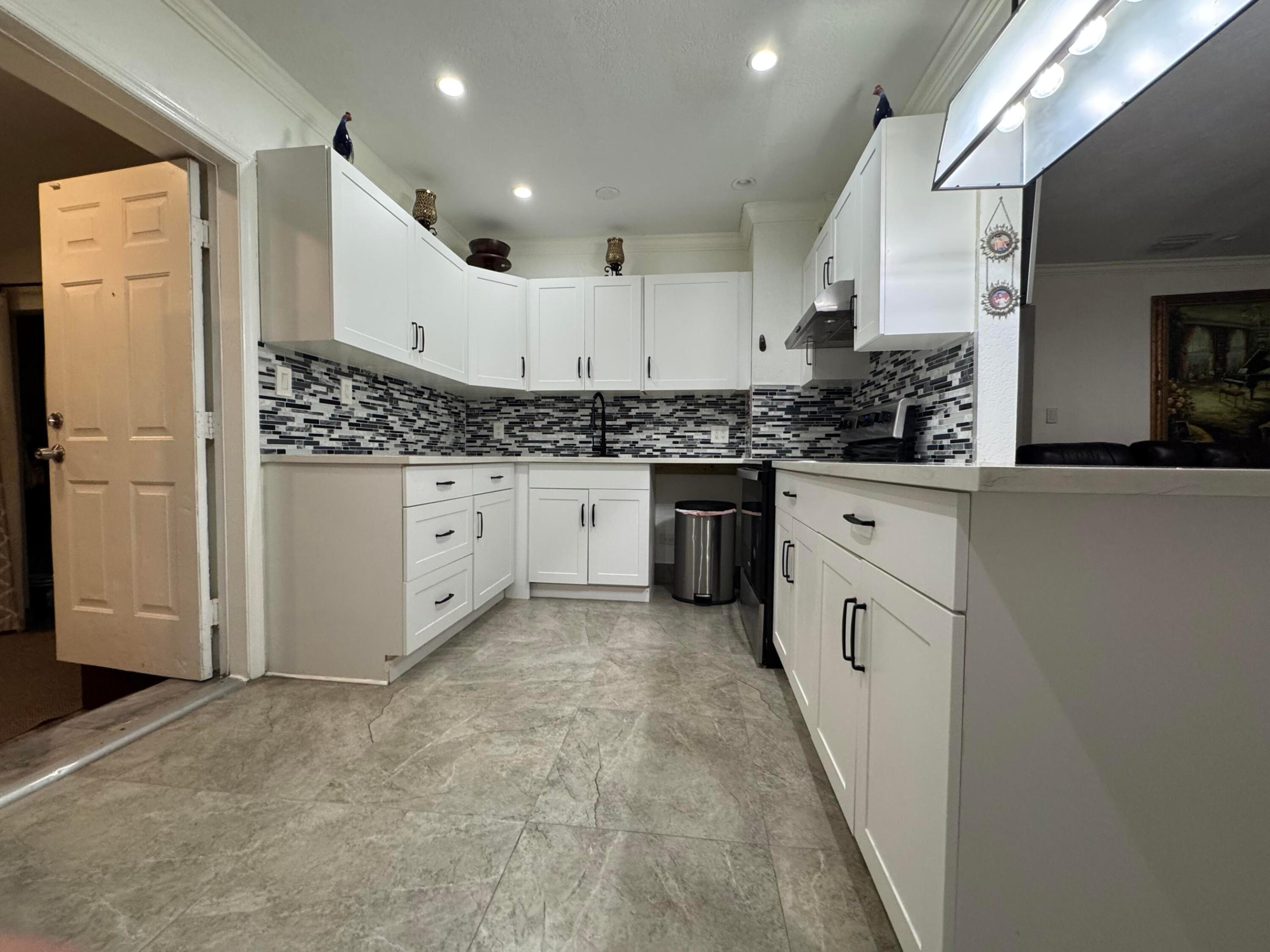 1132 NW 7th Fort Lauderdale, FL 33311