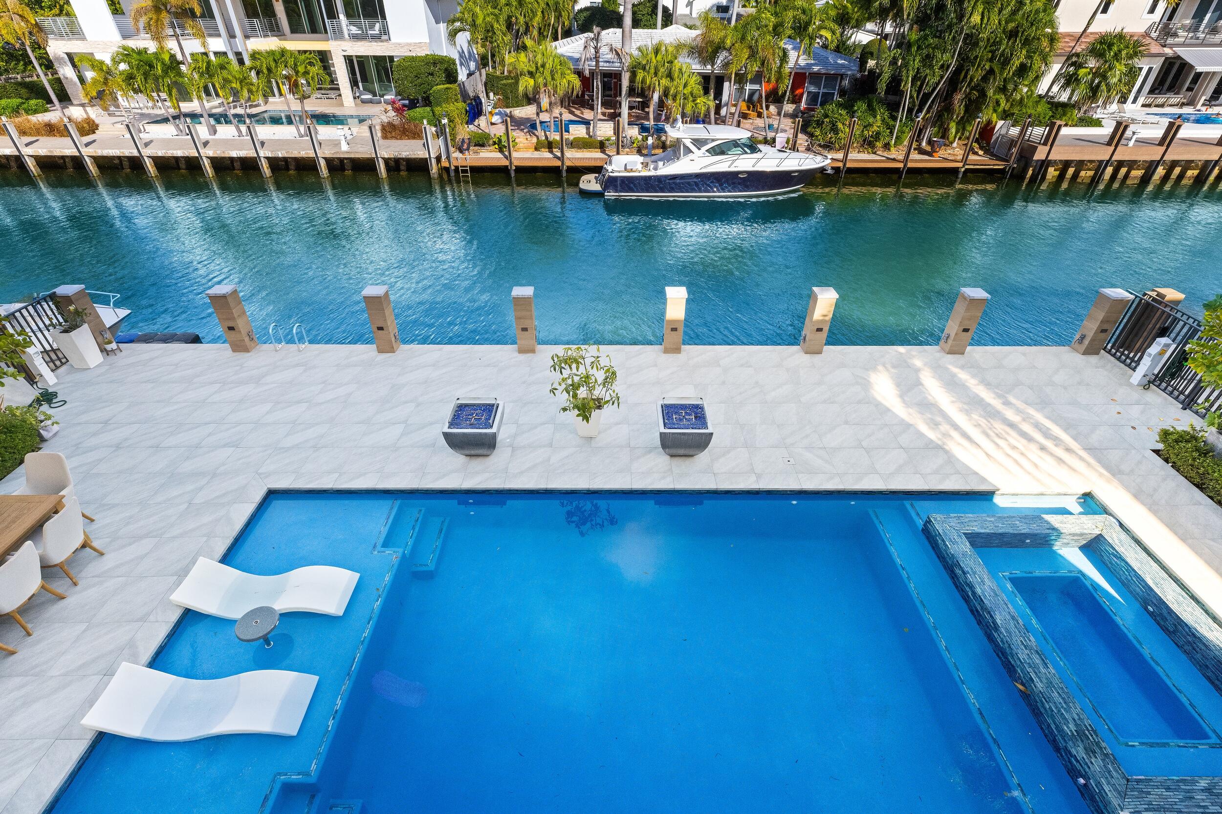 424 Coconut Isle Fort Lauderdale, FL 33301