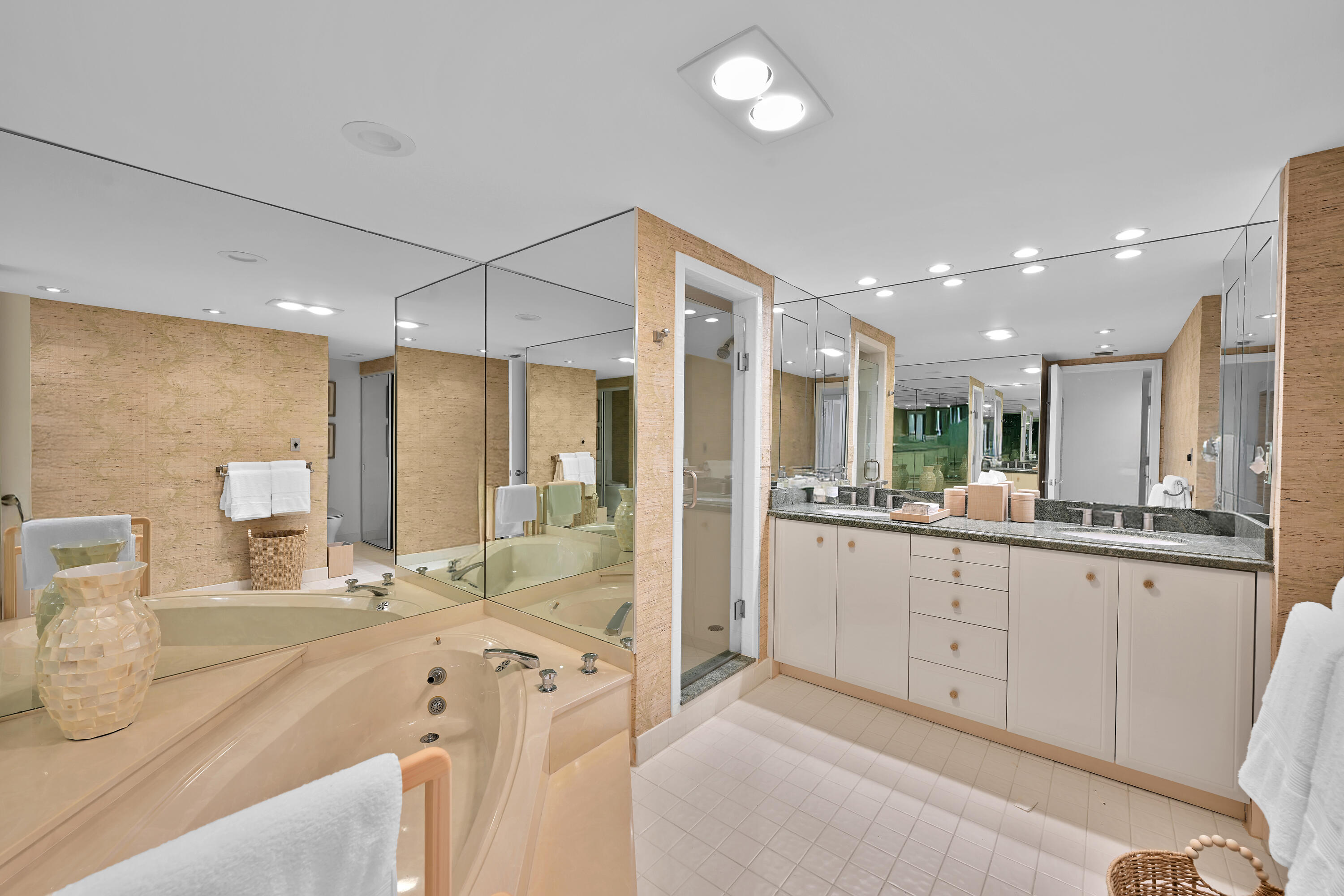 3300 S Ocean #203 Palm Beach, FL 33480