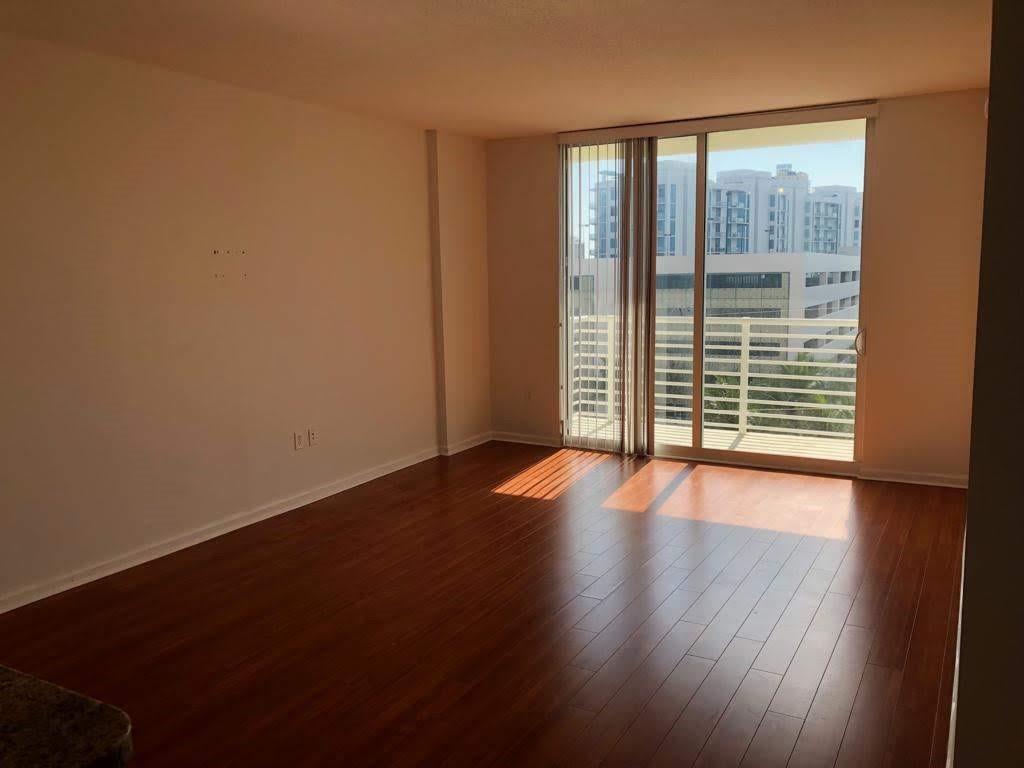 image The Venture at Aventura4