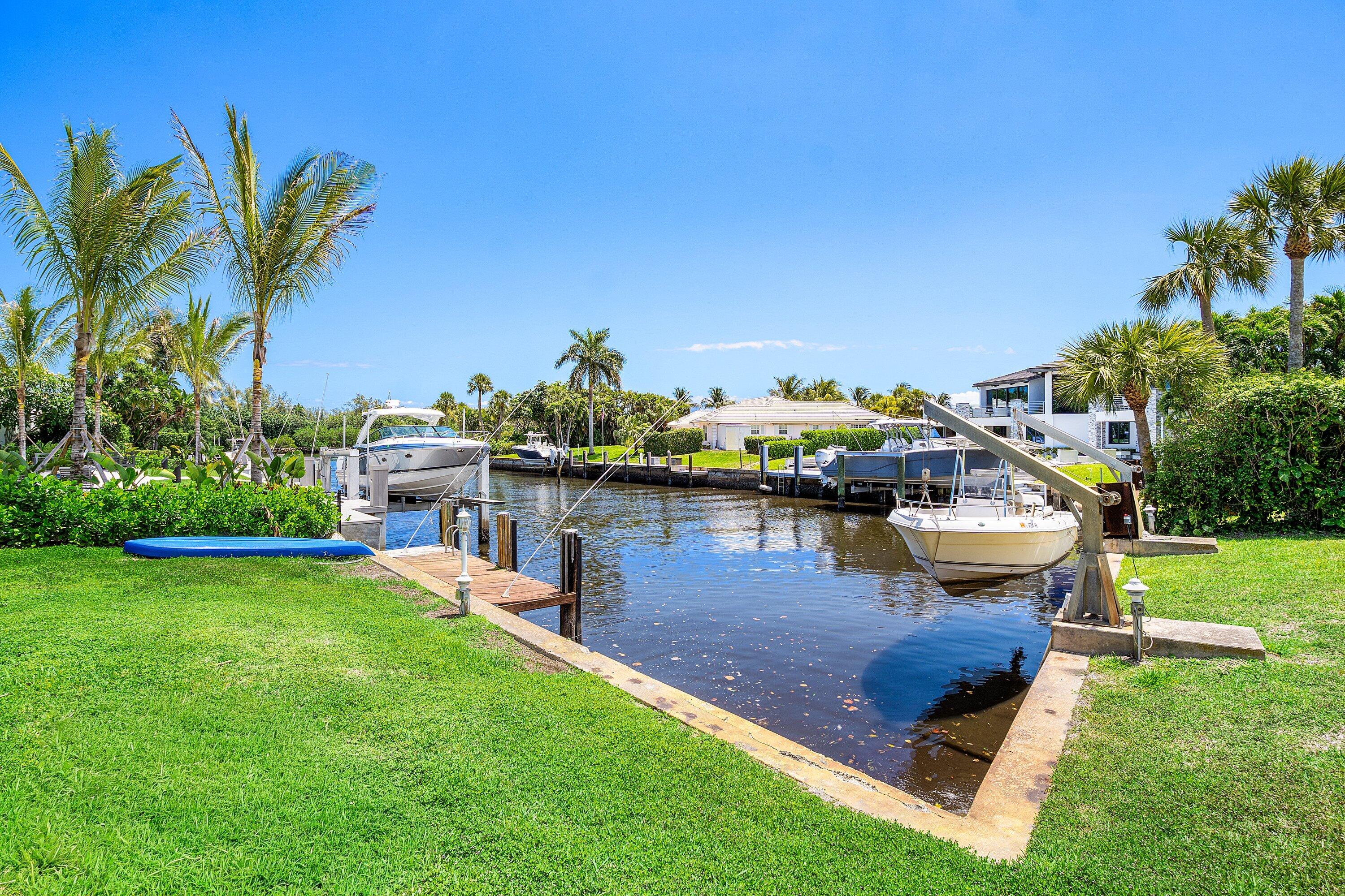 920 Emerald Row Gulf Stream, FL 33483