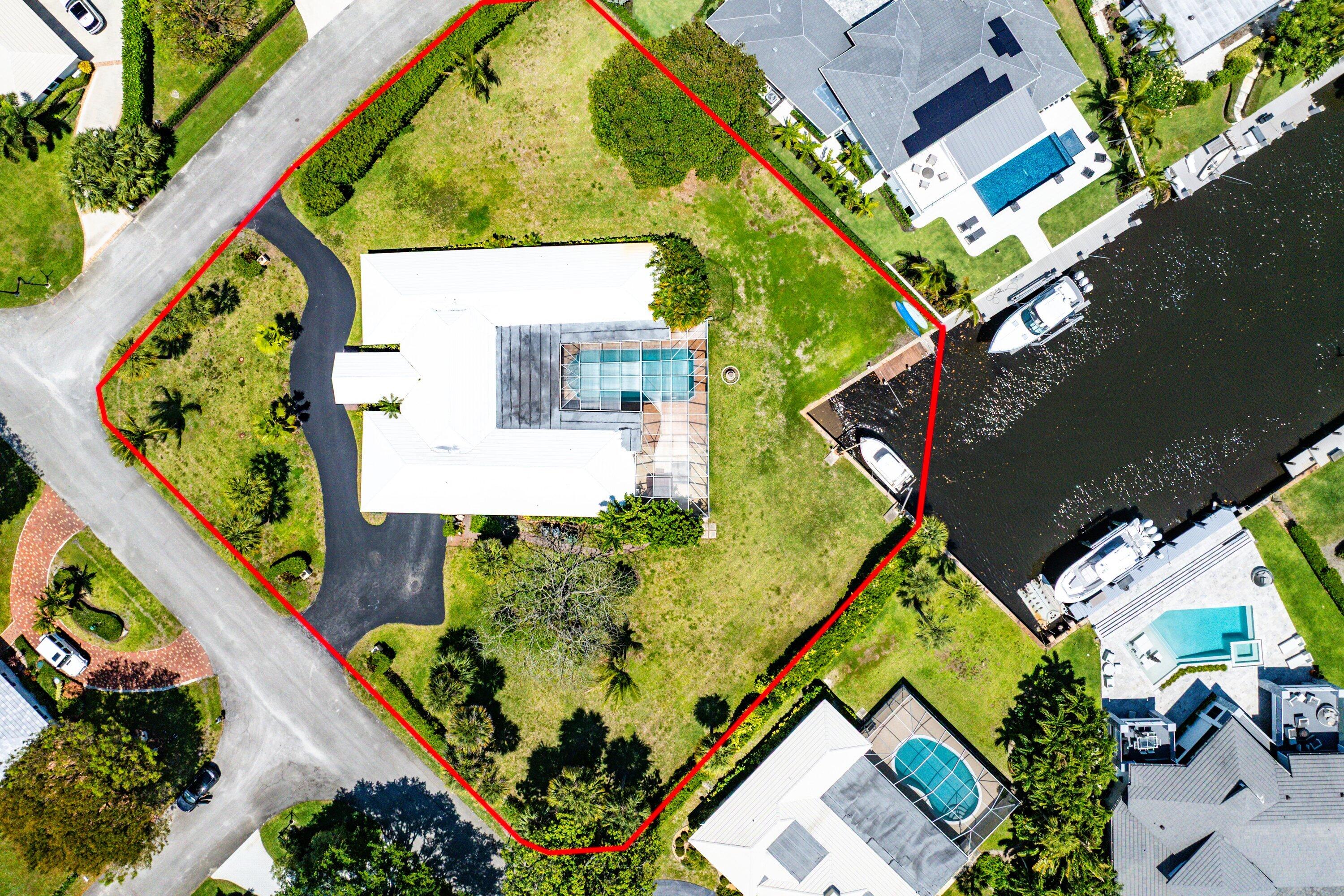 920 Emerald Row Gulf Stream, FL 33483