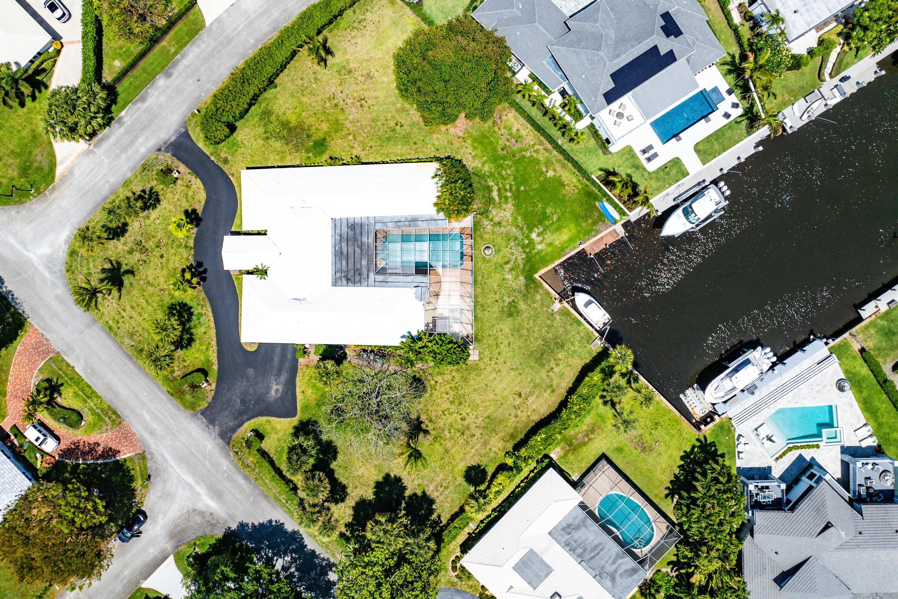 920 Emerald Row Gulf Stream, FL 33483
