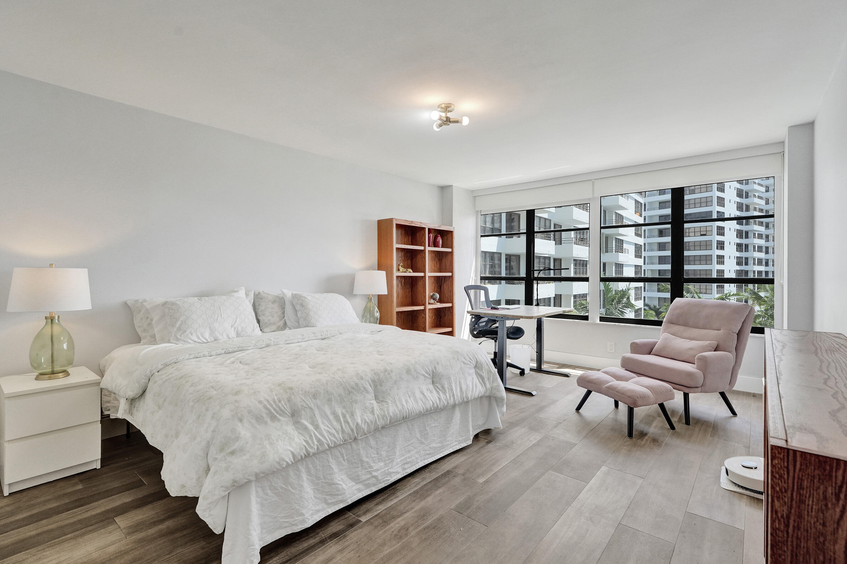 600 Three Iss #615 Hallandale Beach, FL 33009