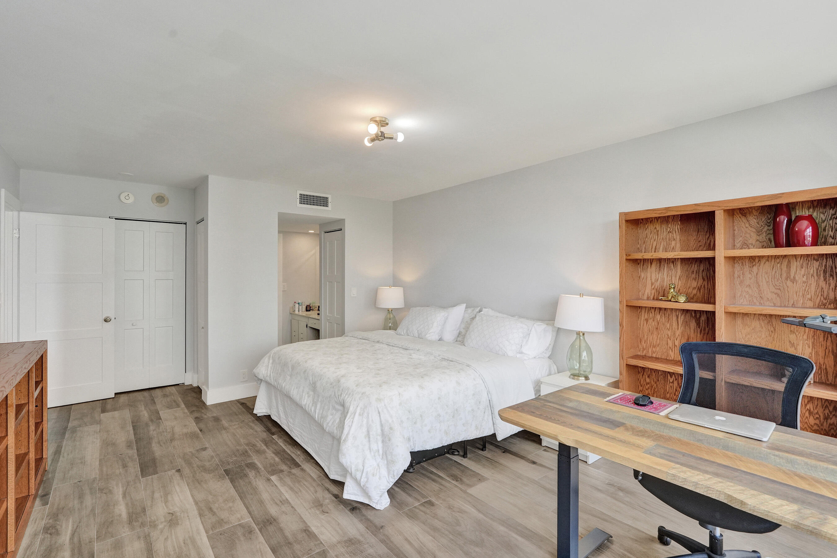 600 Three Iss #615 Hallandale Beach, FL 33009