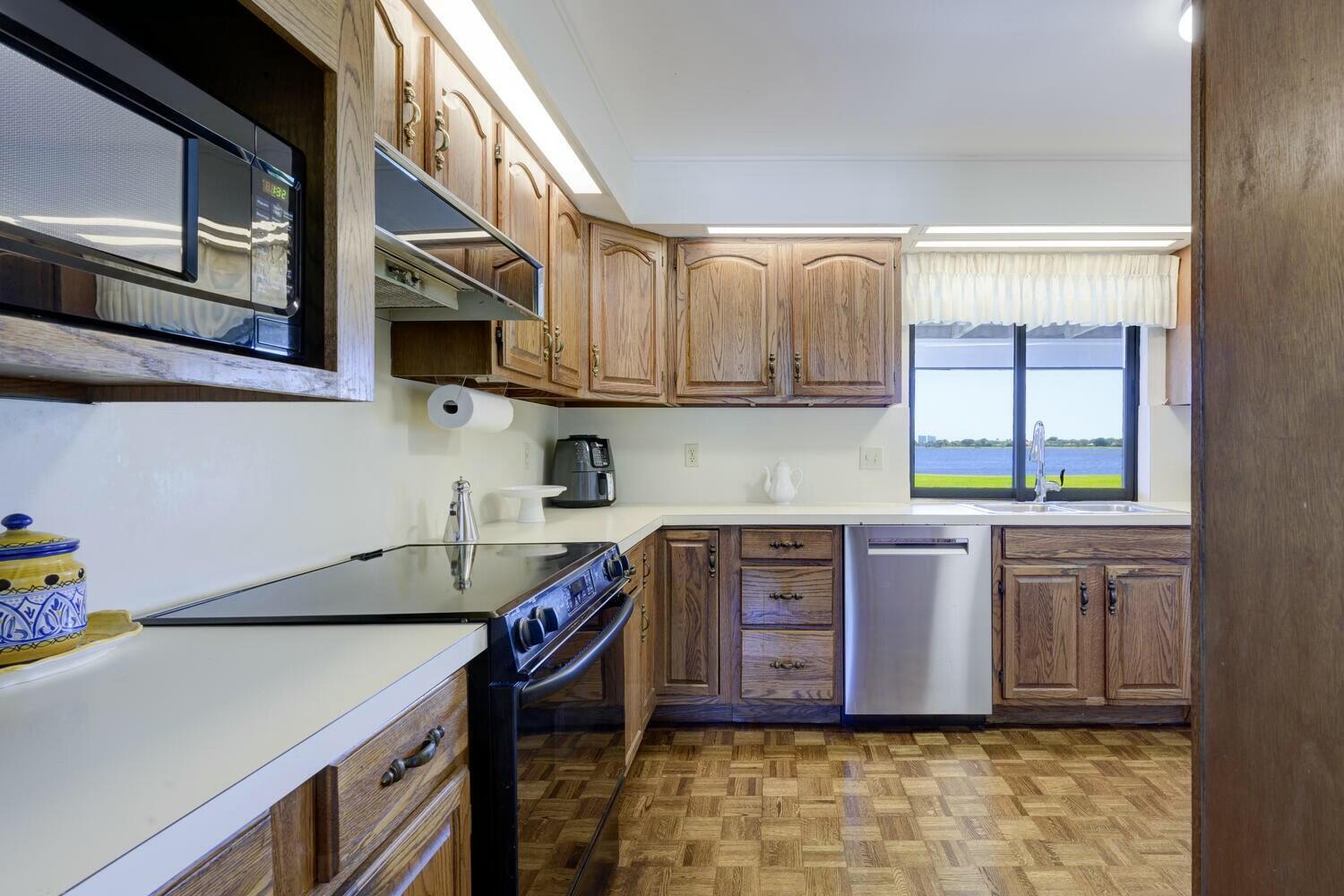 3600 N Shore West Palm Beach, FL 33407