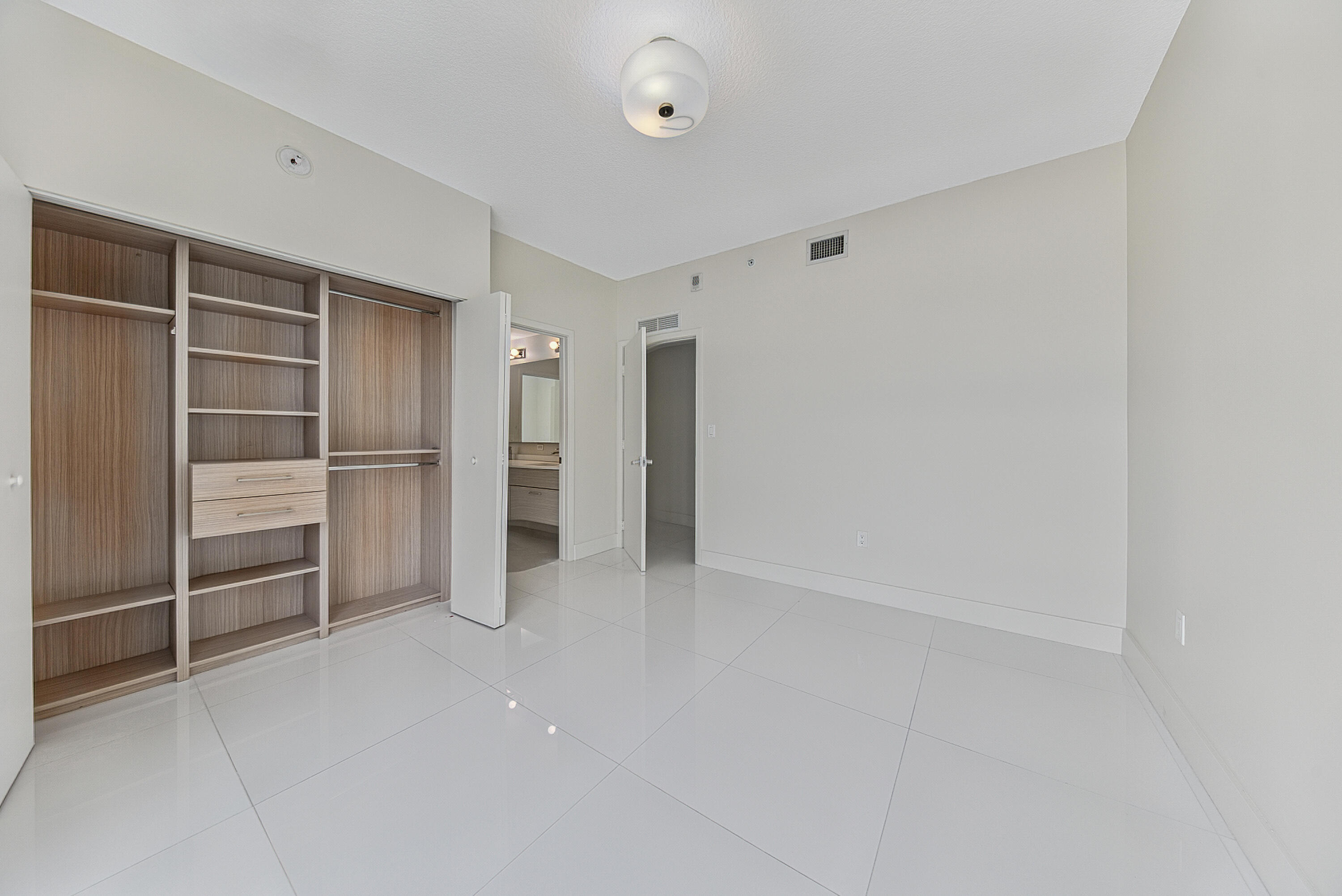 image Bay House30