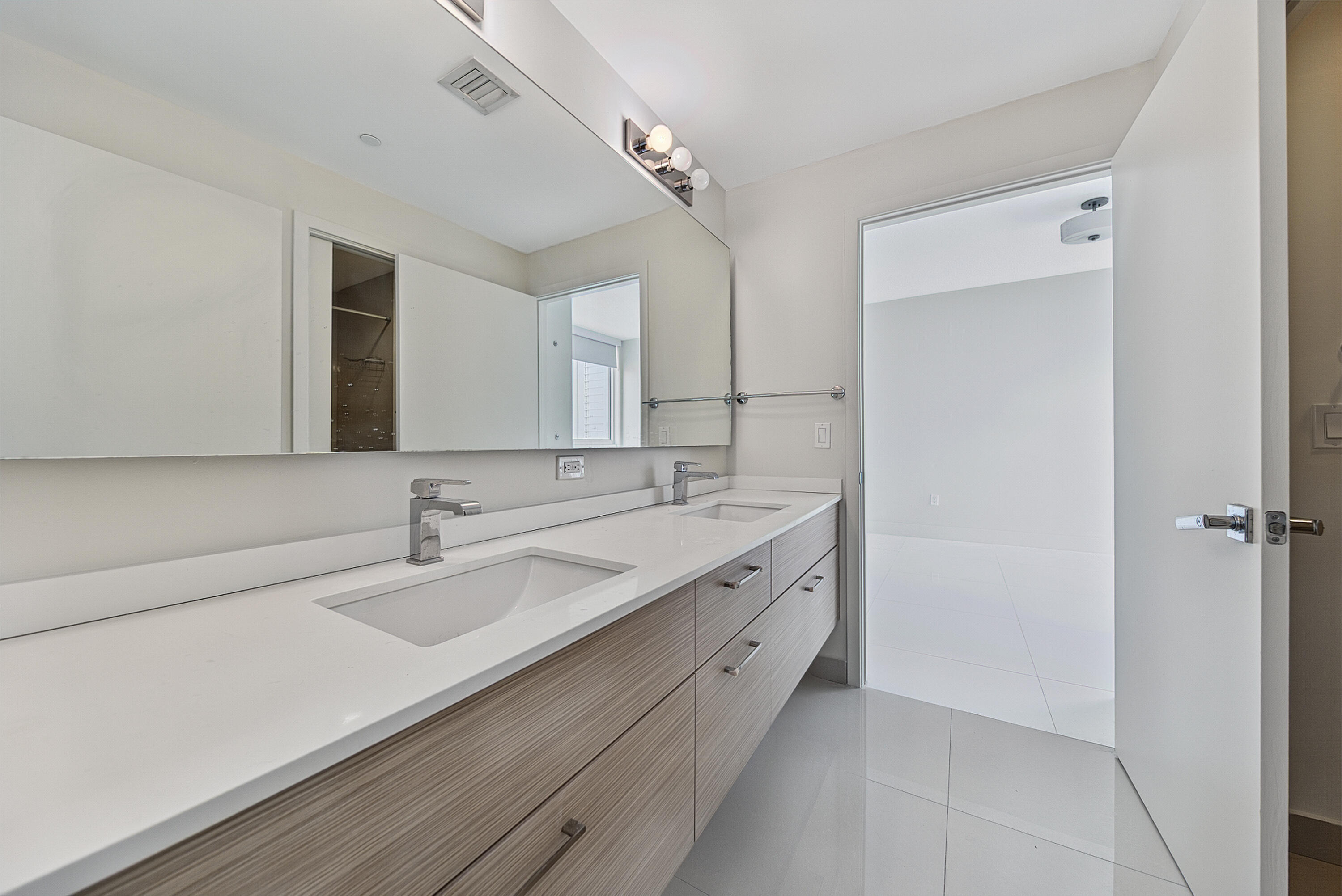 image Bay House32
