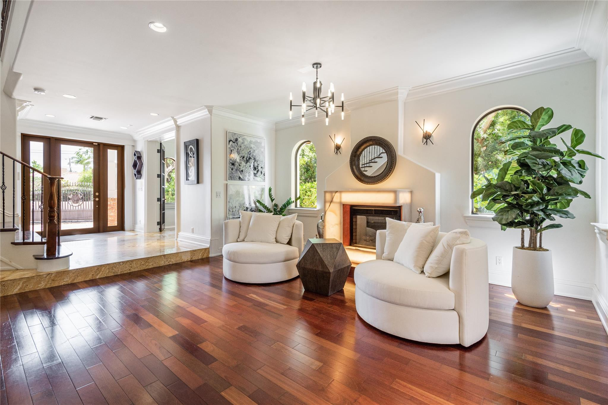 2415 Middle Riv Fort Lauderdale, FL 33305