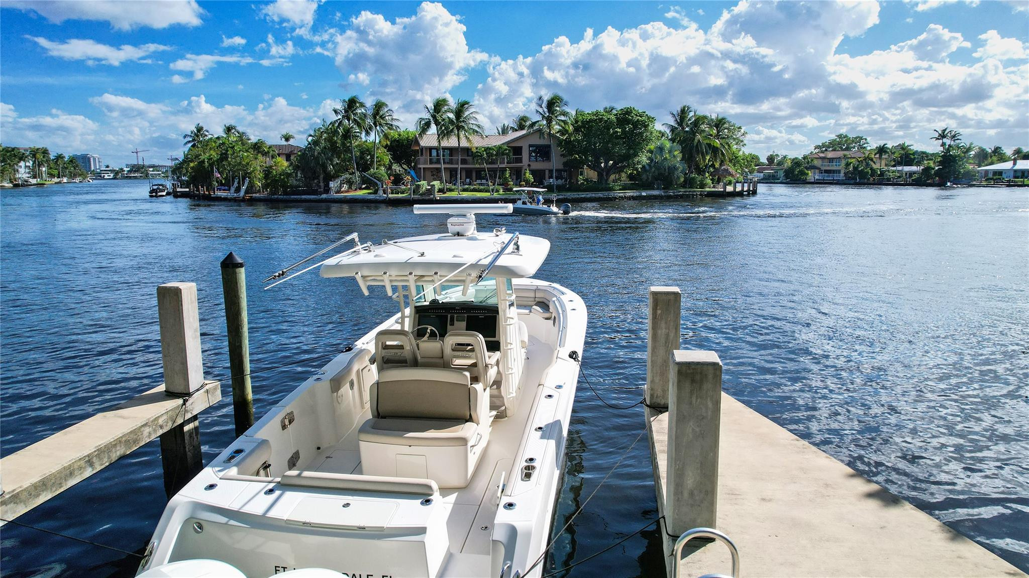 2415 Middle Riv Fort Lauderdale, FL 33305