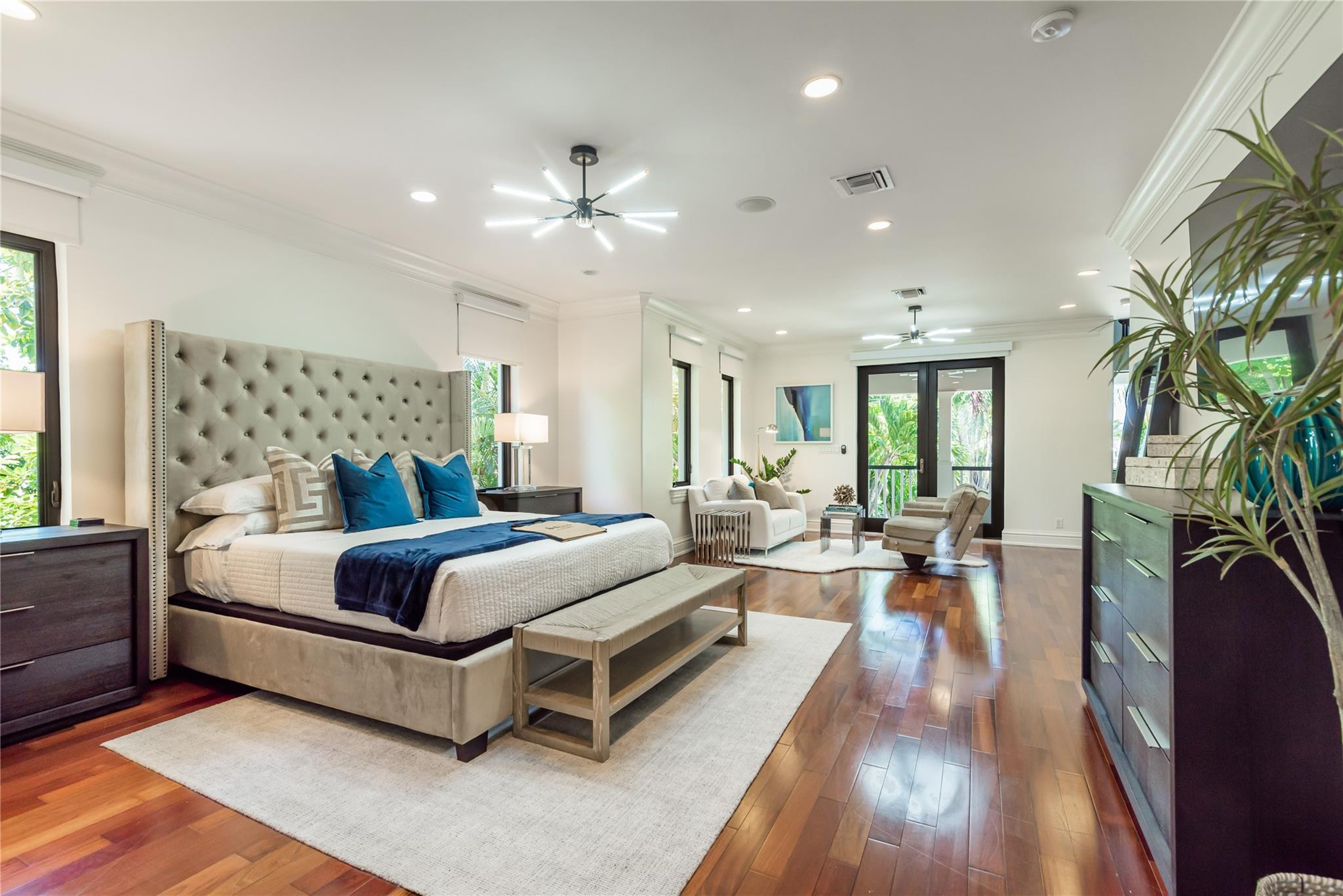 2415 Middle Riv Fort Lauderdale, FL 33305