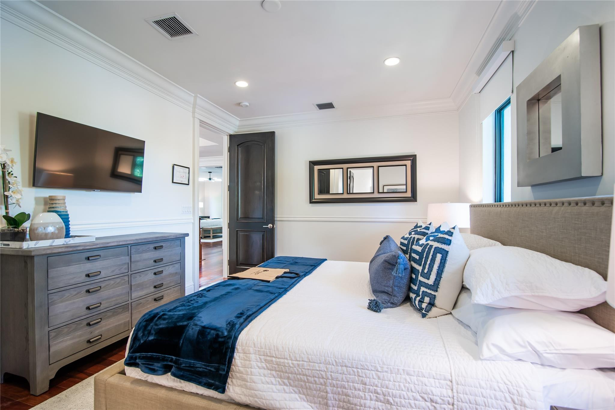 2415 Middle Riv Fort Lauderdale, FL 33305
