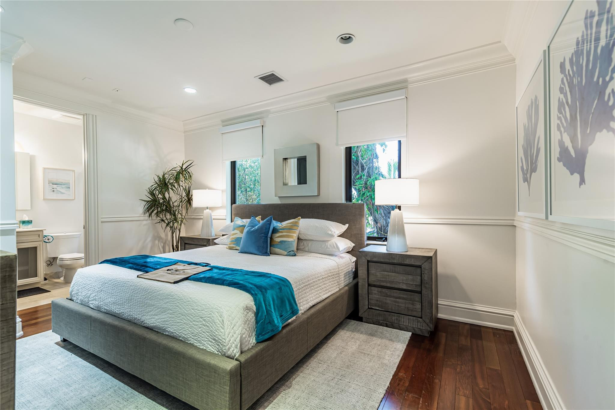 2415 Middle Riv Fort Lauderdale, FL 33305