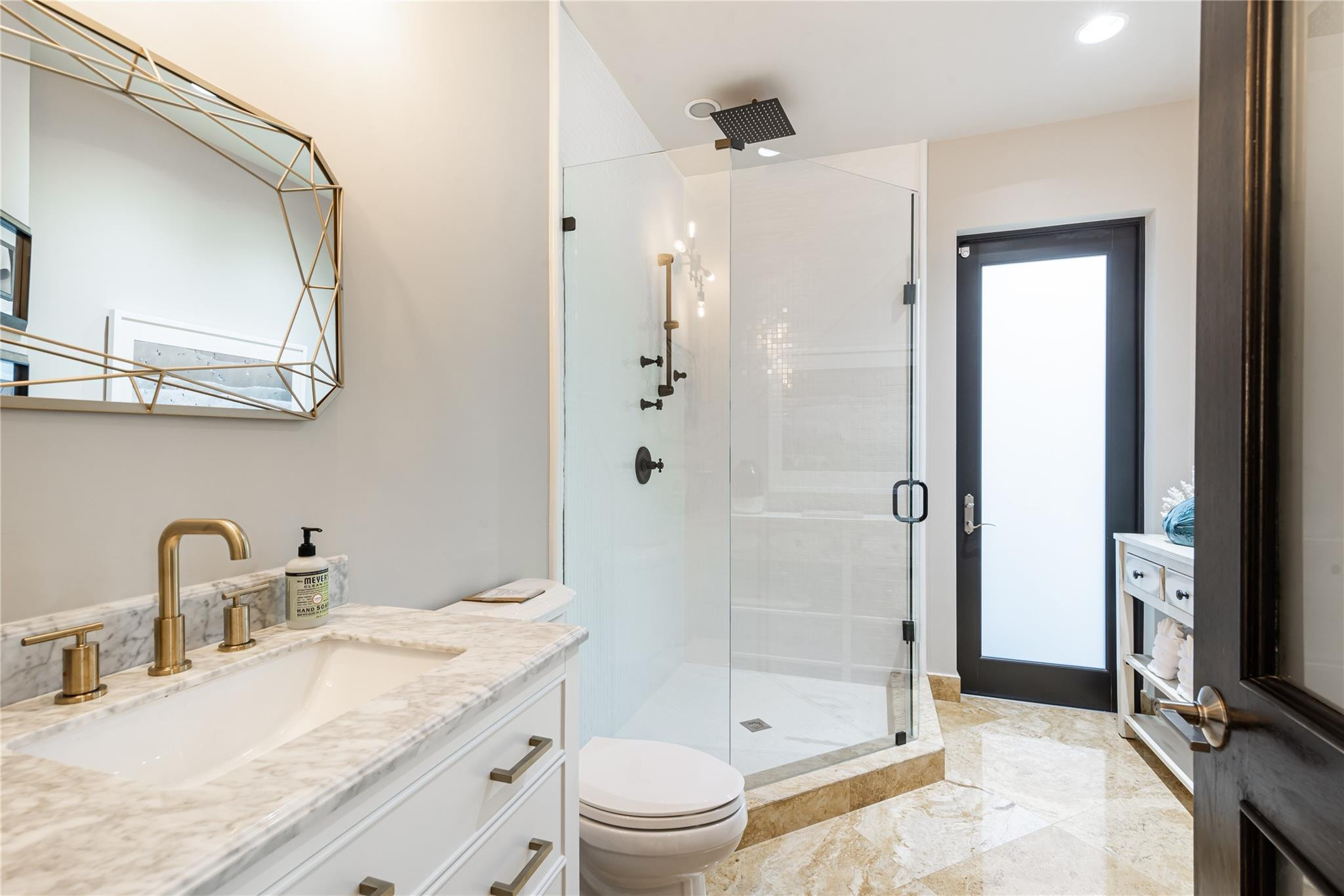 2415 Middle Riv Fort Lauderdale, FL 33305