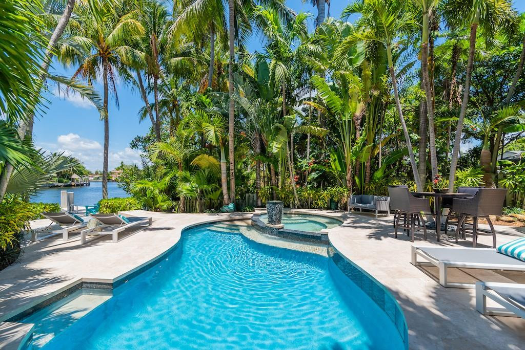 2415 Middle Riv Fort Lauderdale, FL 33305