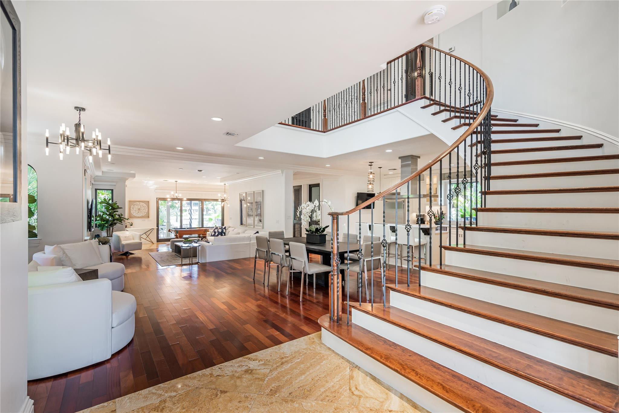 2415 Middle Riv Fort Lauderdale, FL 33305
