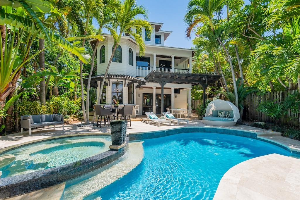 2415 Middle Riv Fort Lauderdale, FL 33305