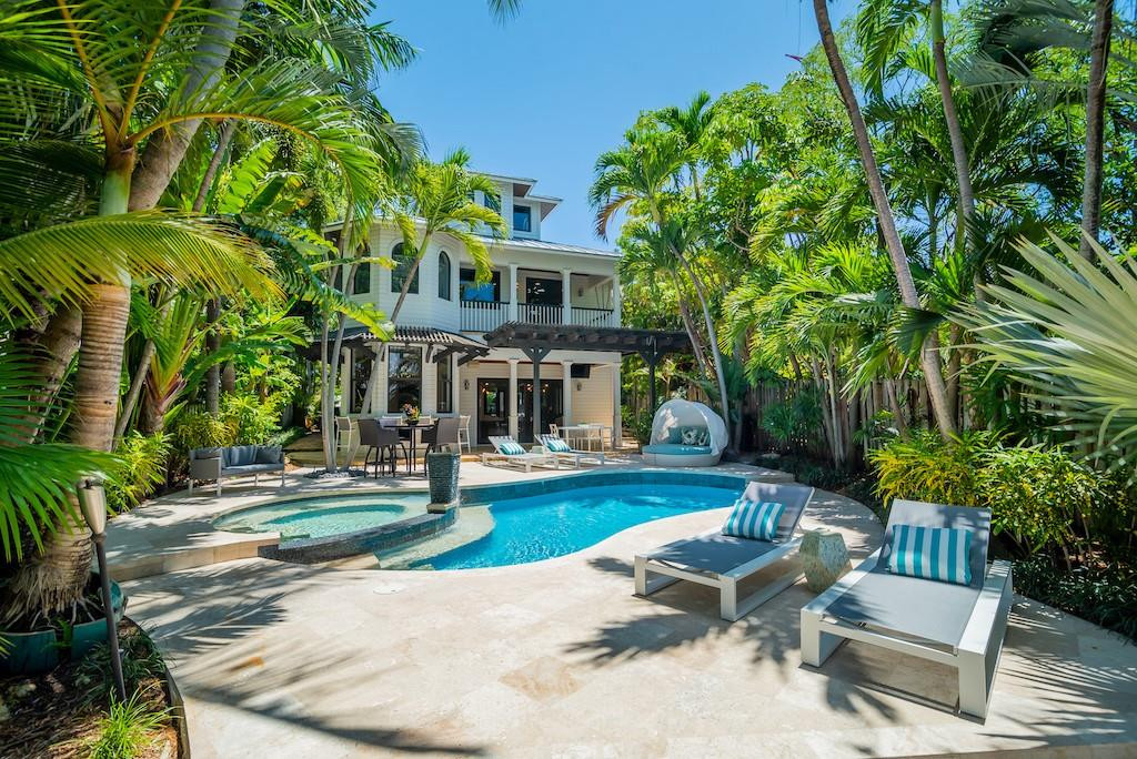 2415 Middle Riv Fort Lauderdale, FL 33305
