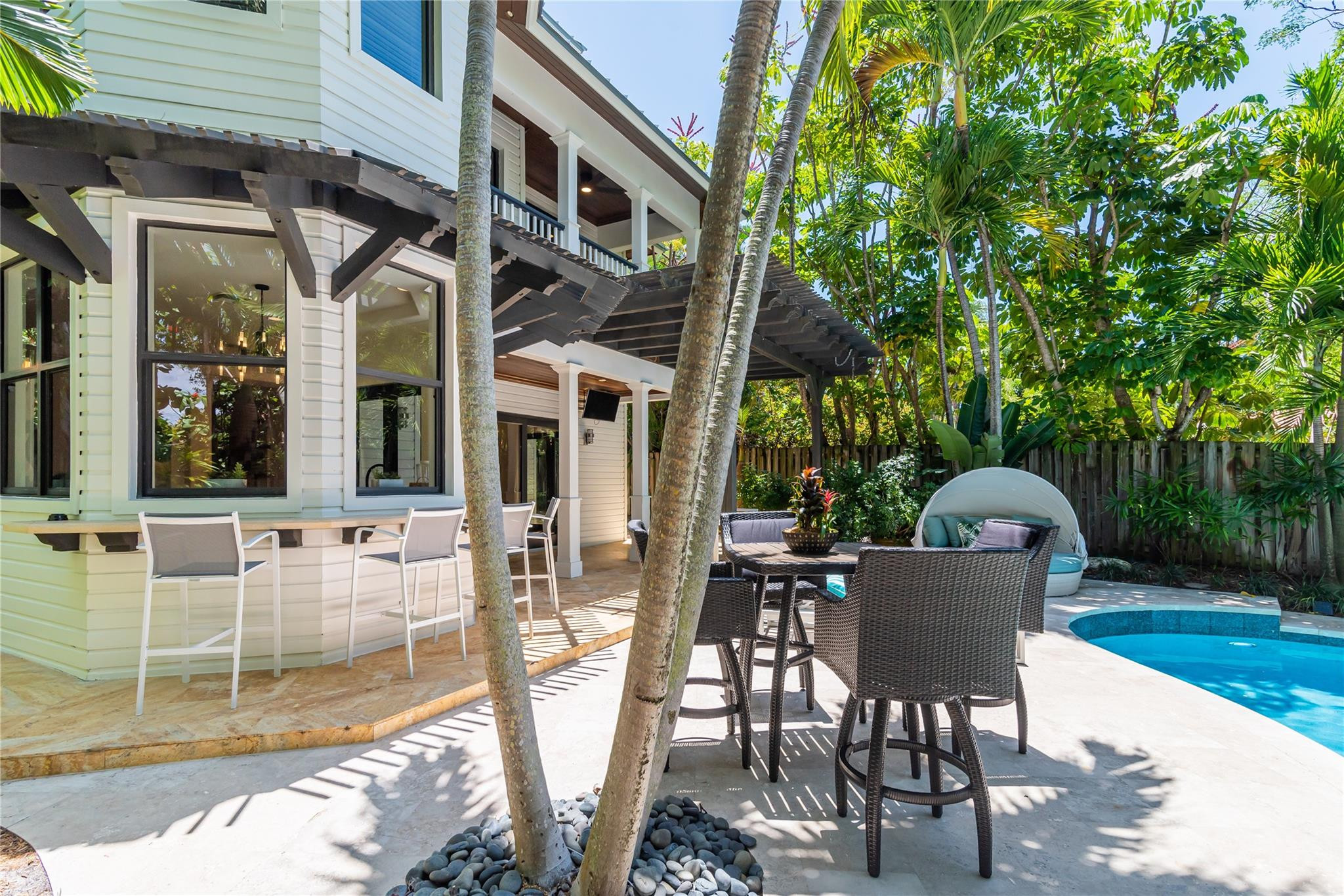 2415 Middle Riv Fort Lauderdale, FL 33305