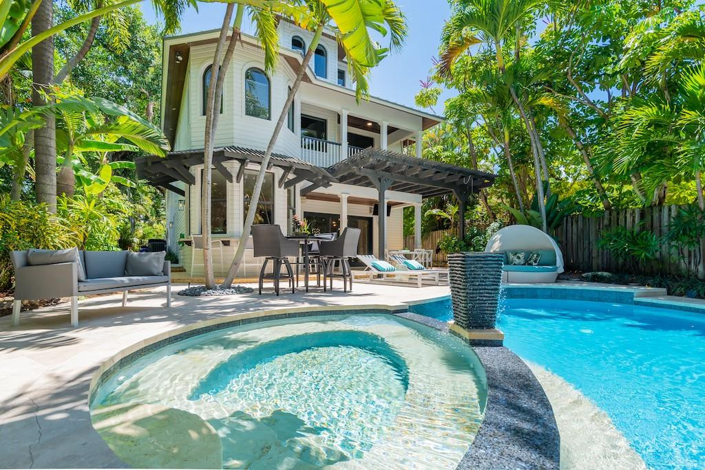 2415 Middle Riv Fort Lauderdale, FL 33305