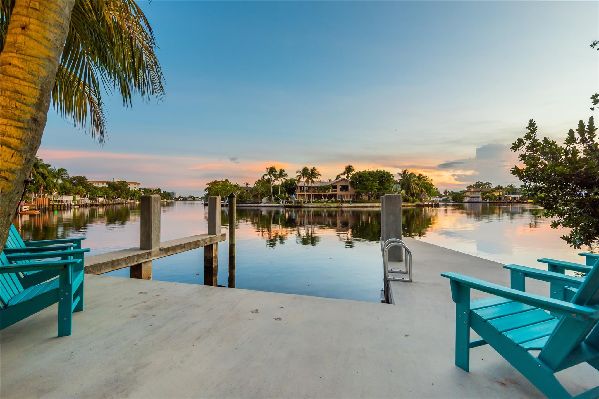 2415 Middle Riv Fort Lauderdale, FL 33305