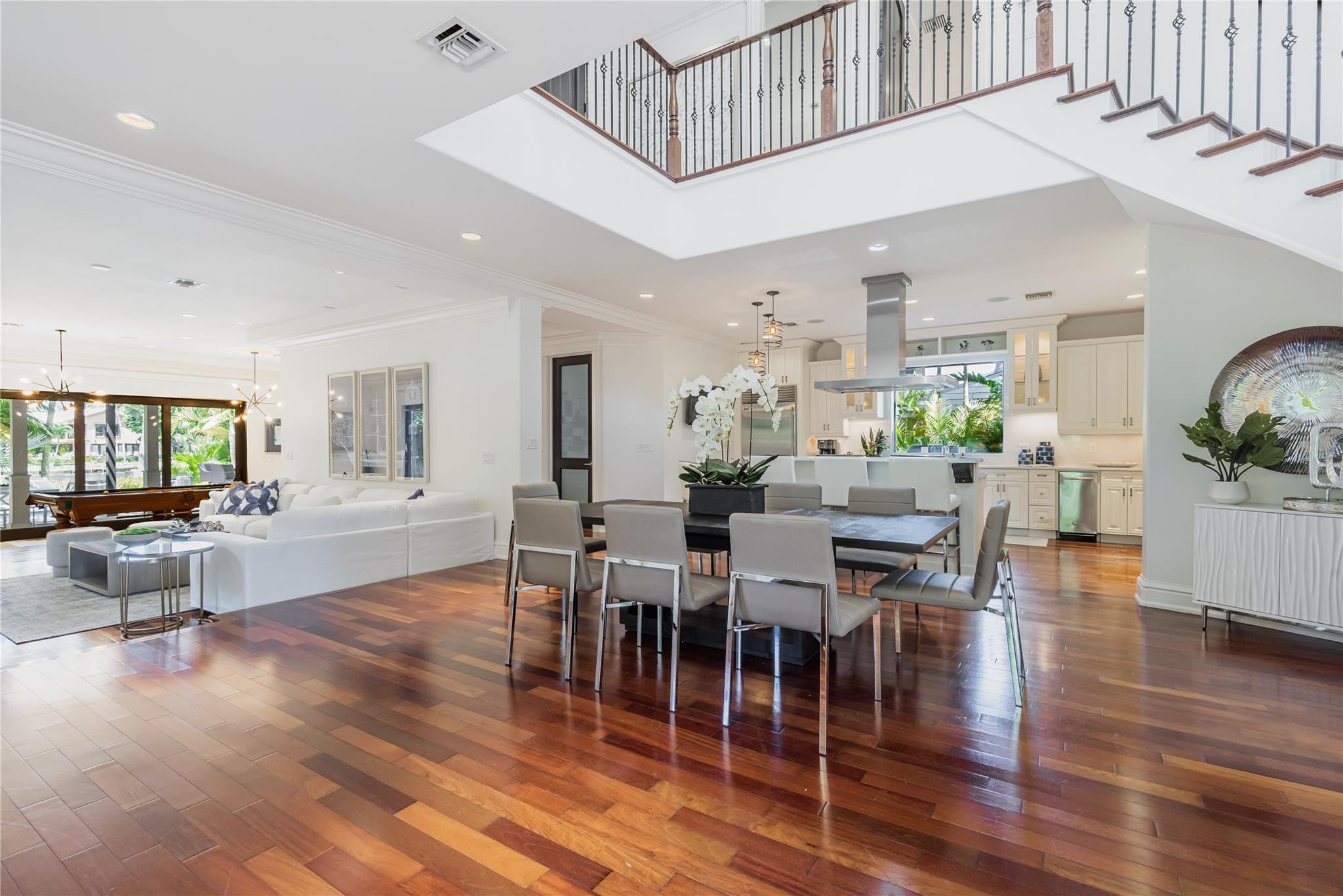 2415 Middle Riv Fort Lauderdale, FL 33305