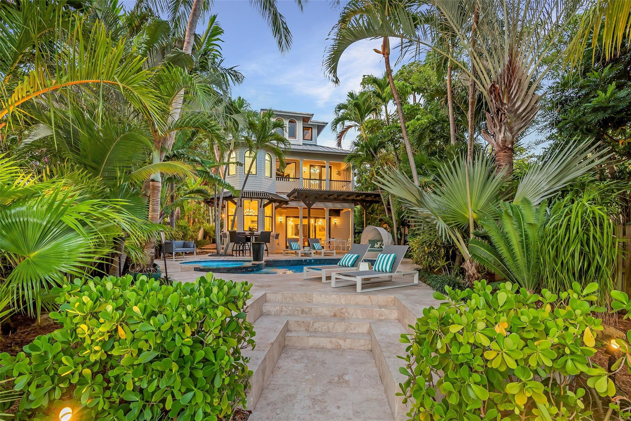 2415 Middle Riv Fort Lauderdale, FL 33305