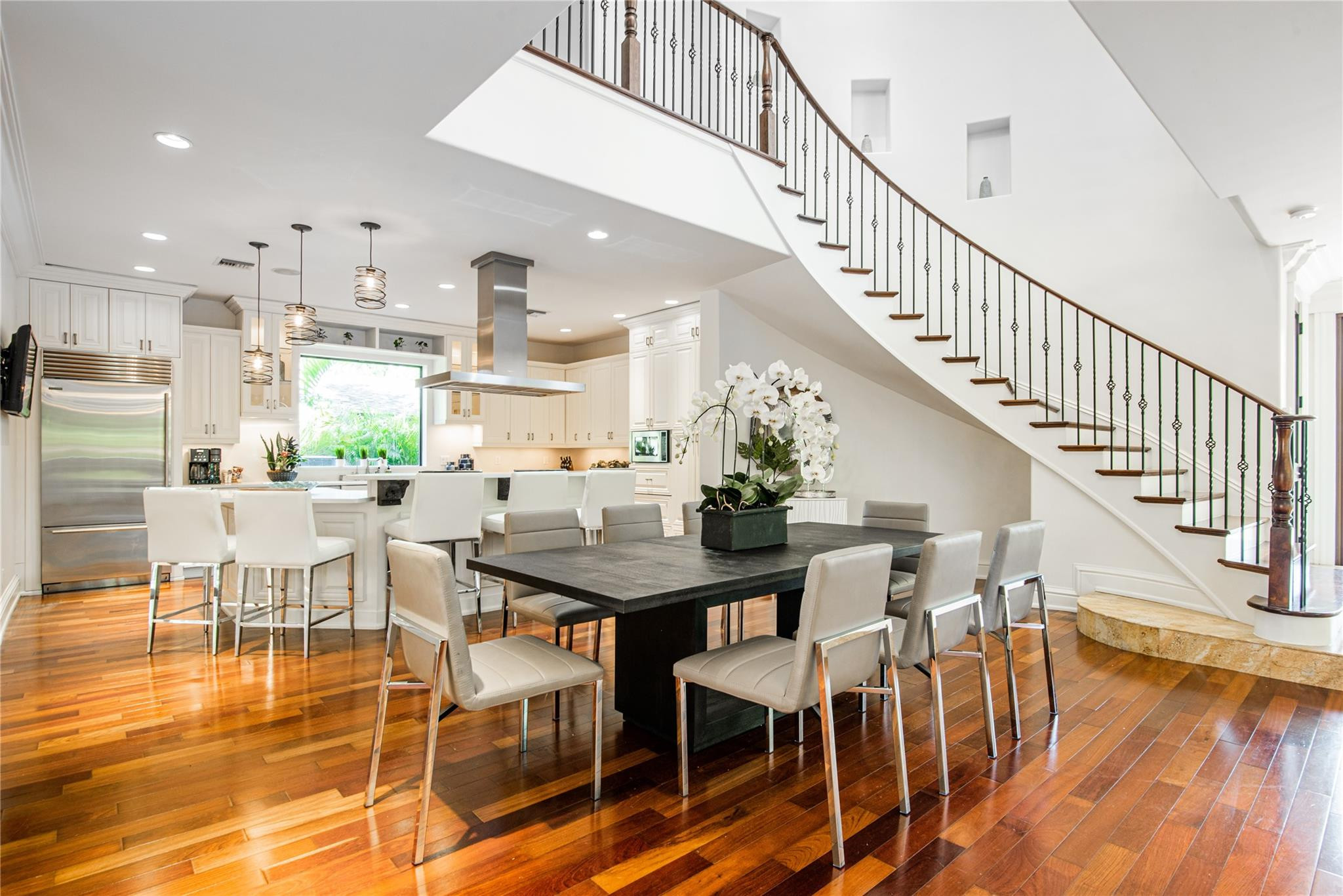 2415 Middle Riv Fort Lauderdale, FL 33305