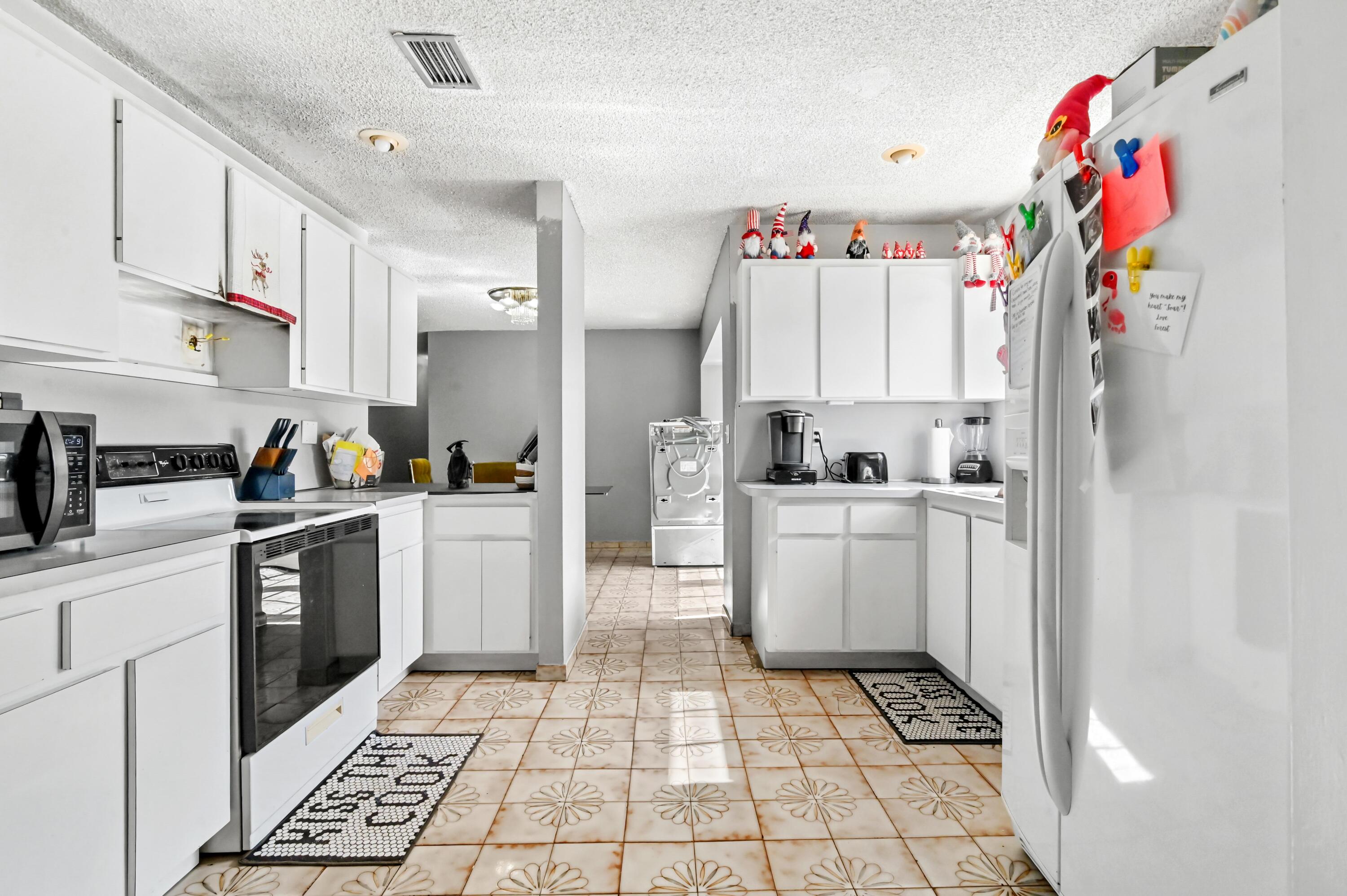 7337 SW 21st Miami, FL 33155