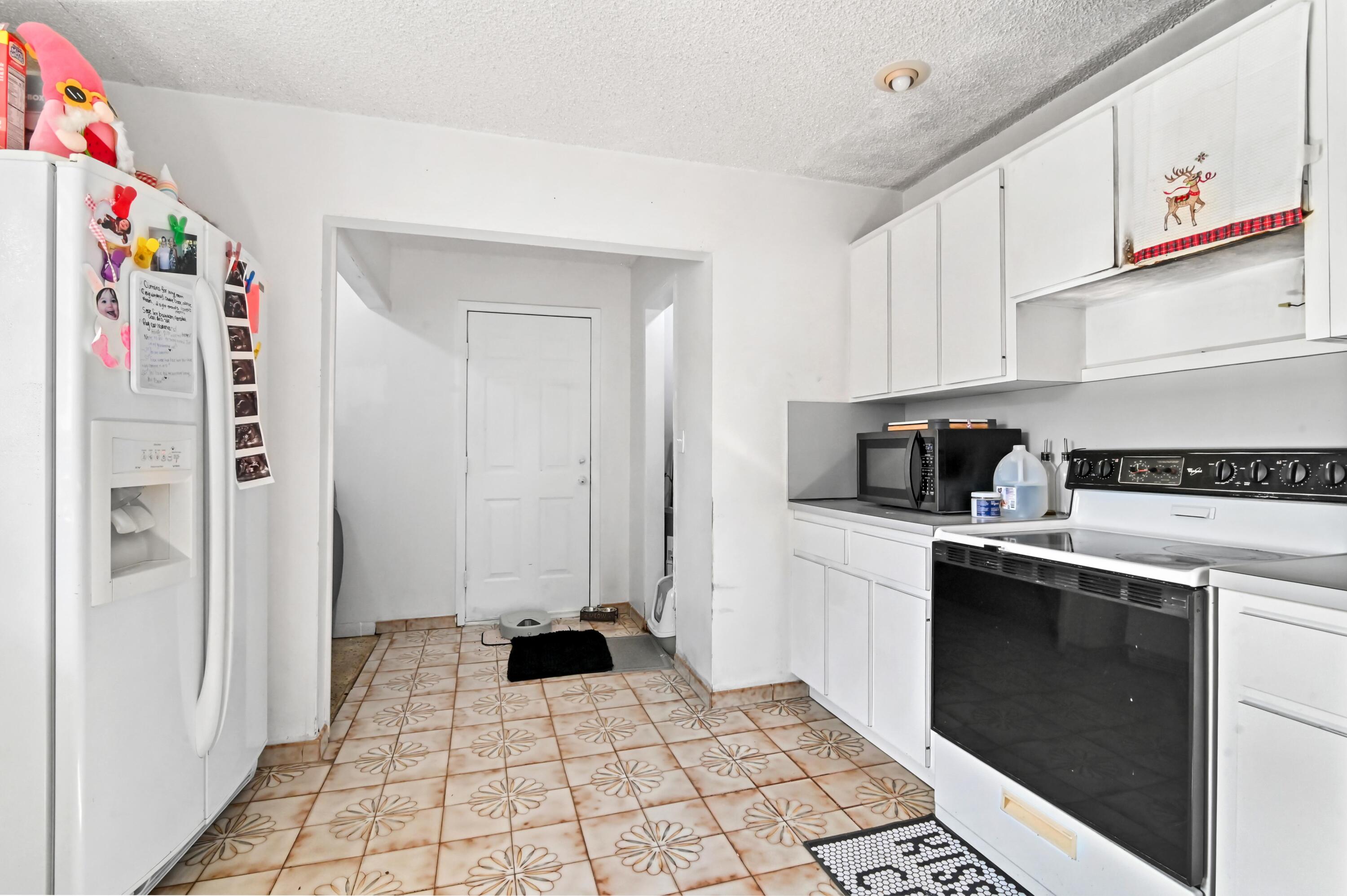 7337 SW 21st Miami, FL 33155