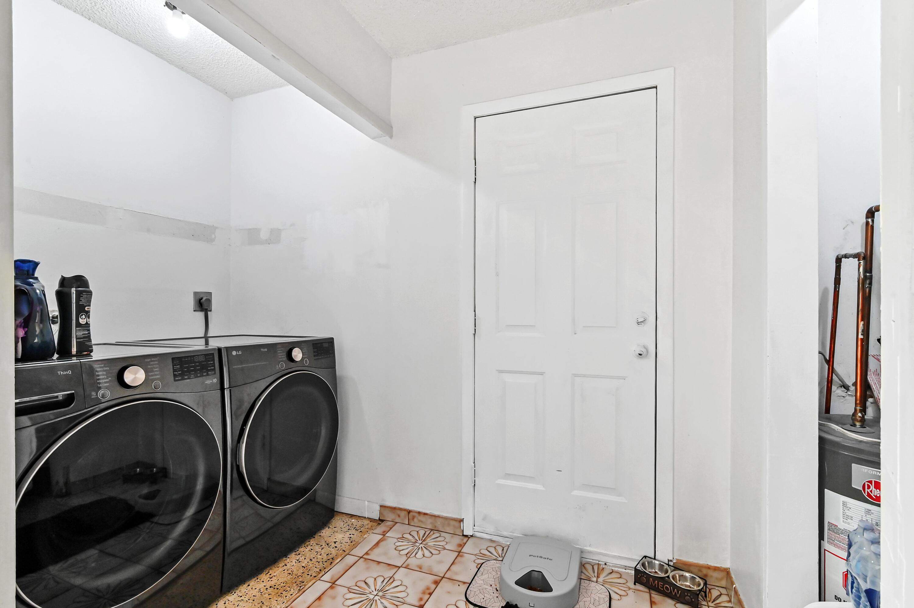 7337 SW 21st Miami, FL 33155