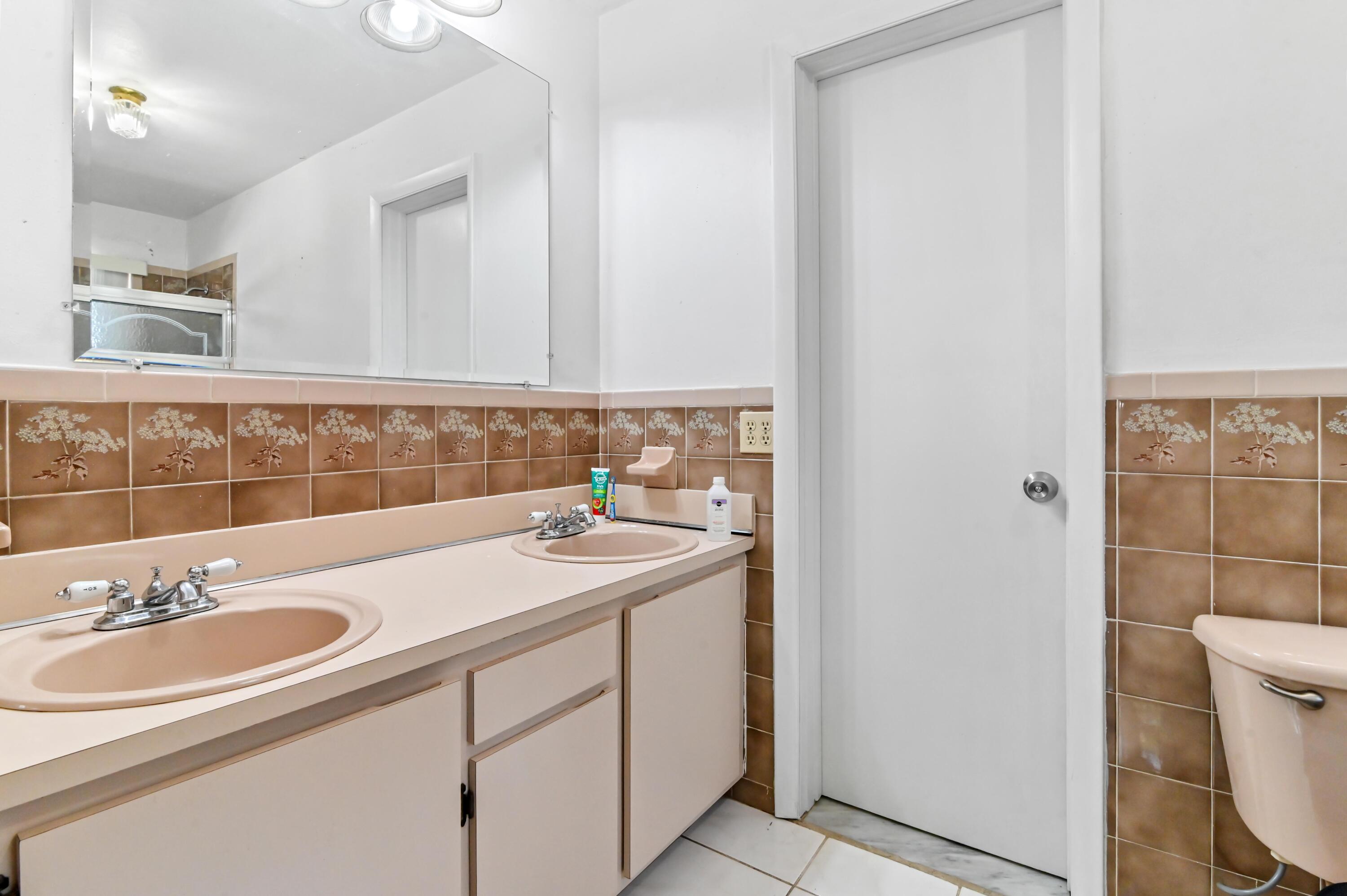 7337 SW 21st Miami, FL 33155