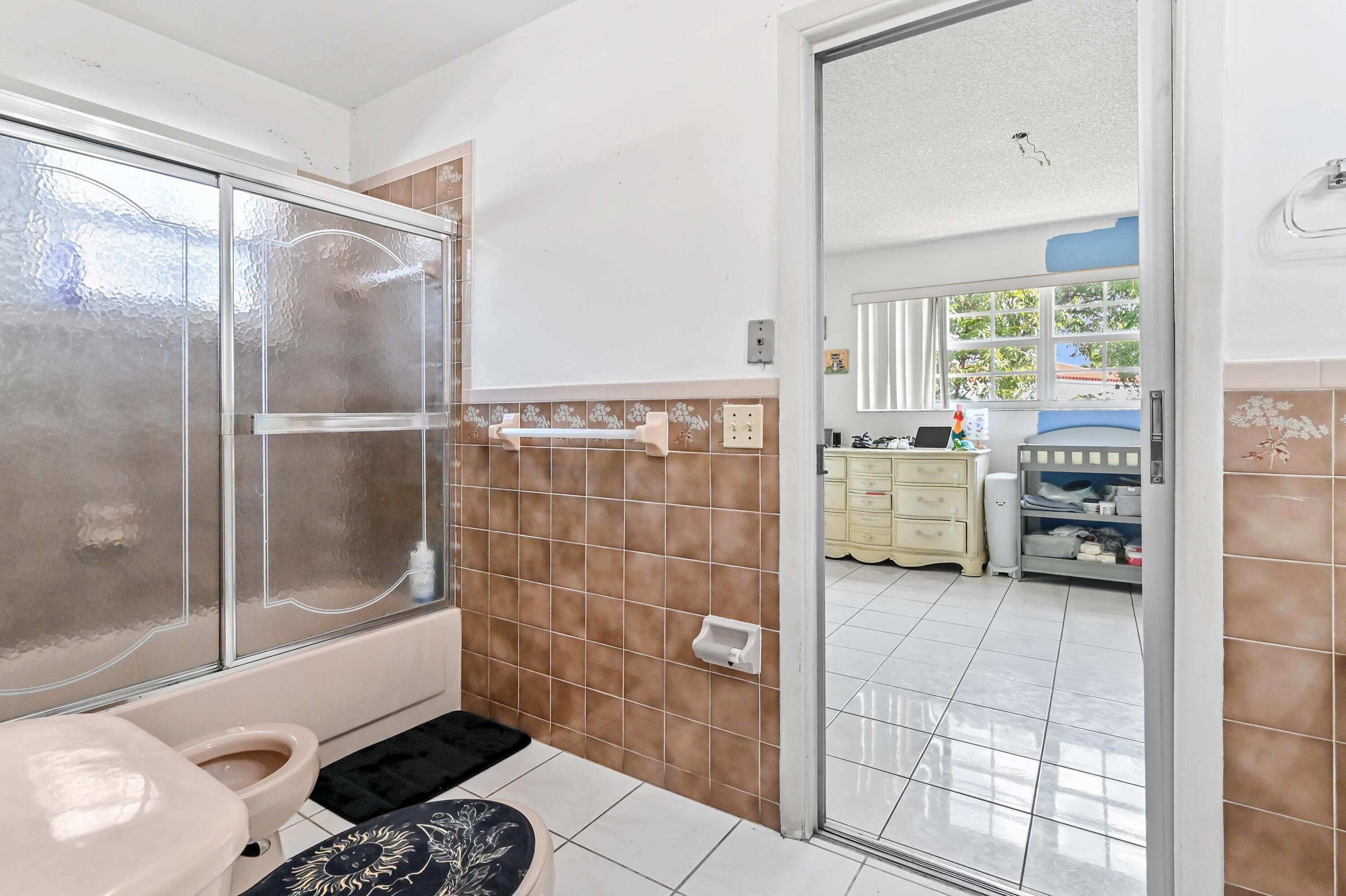 7337 SW 21st Miami, FL 33155