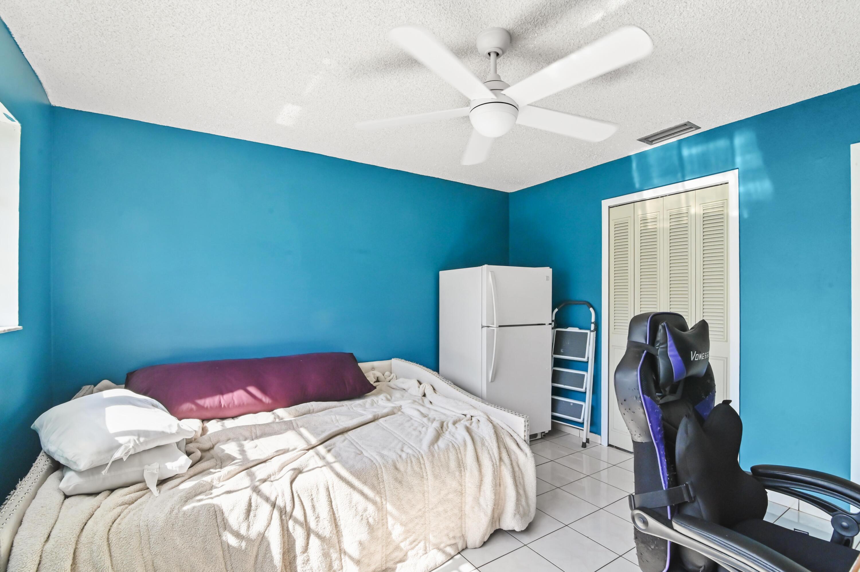 7337 SW 21st Miami, FL 33155