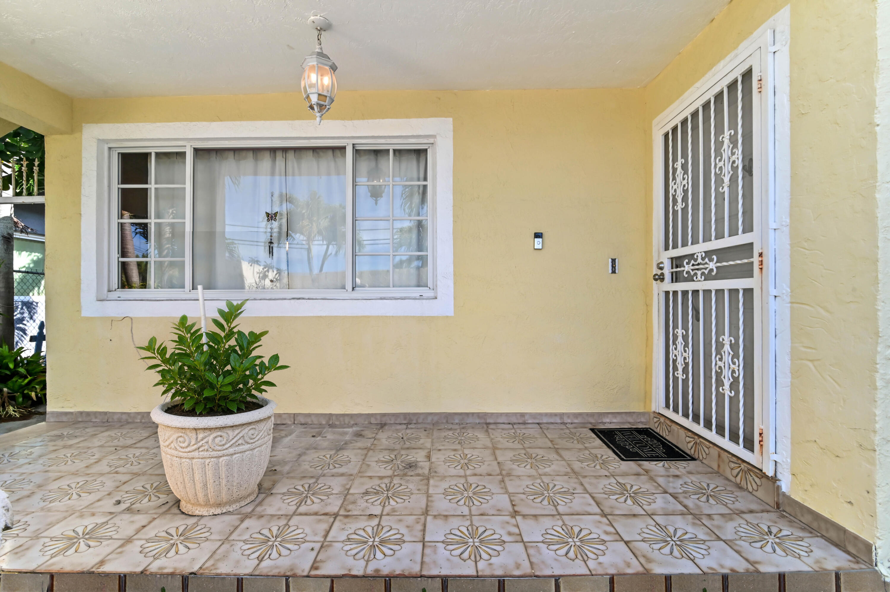 7337 SW 21st Miami, FL 33155