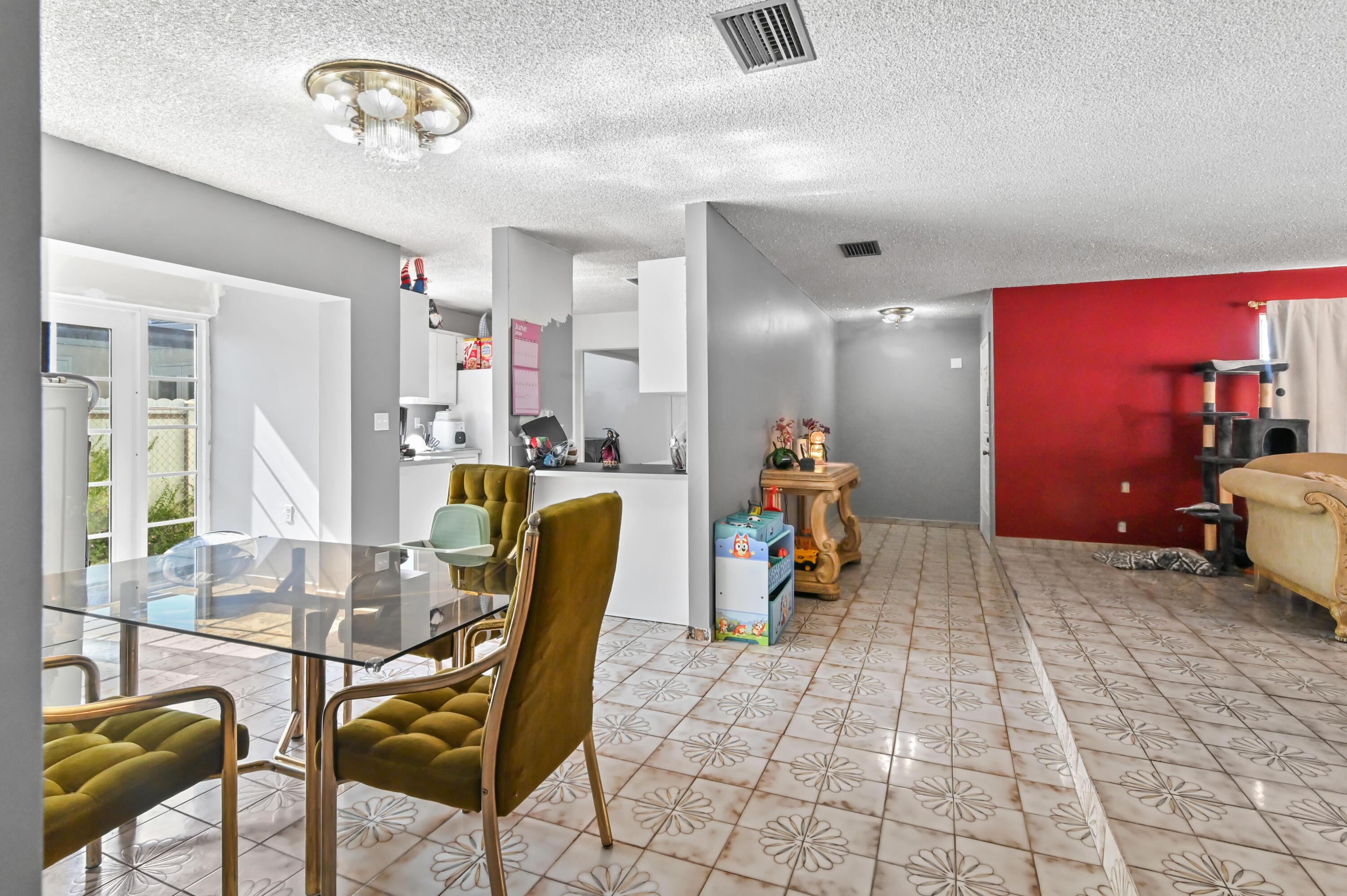 7337 SW 21st Miami, FL 33155