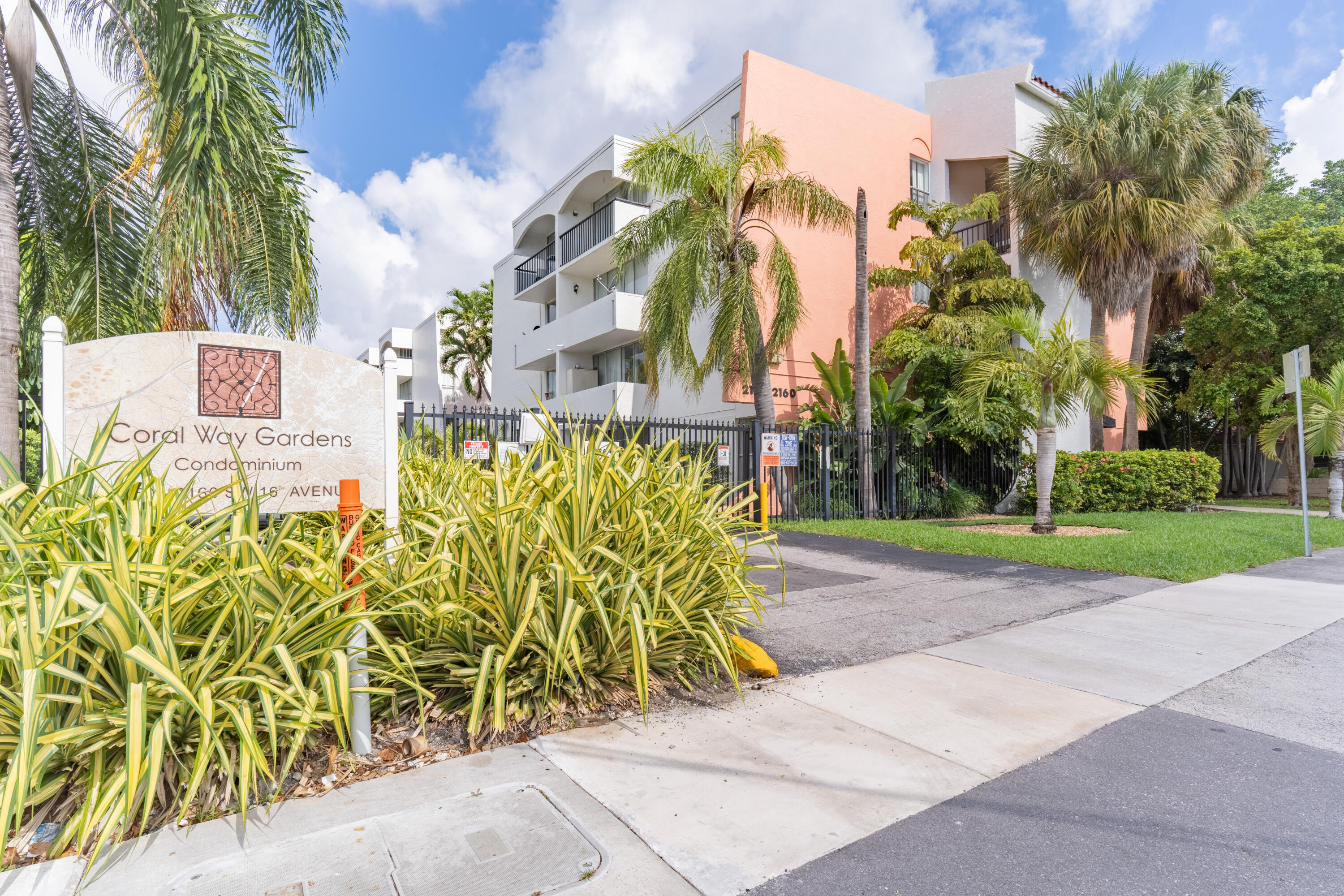 2160 SW 16th #317