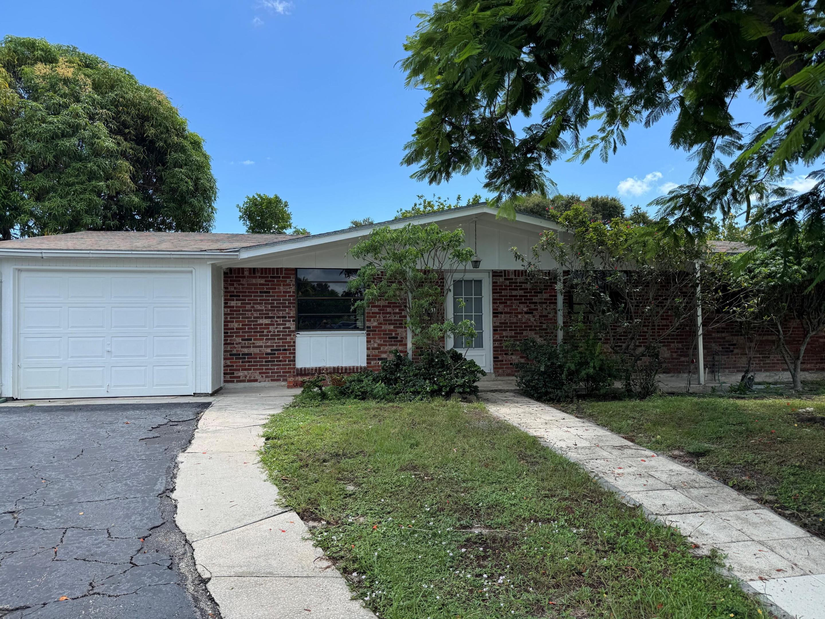 3651 Bahama Rd