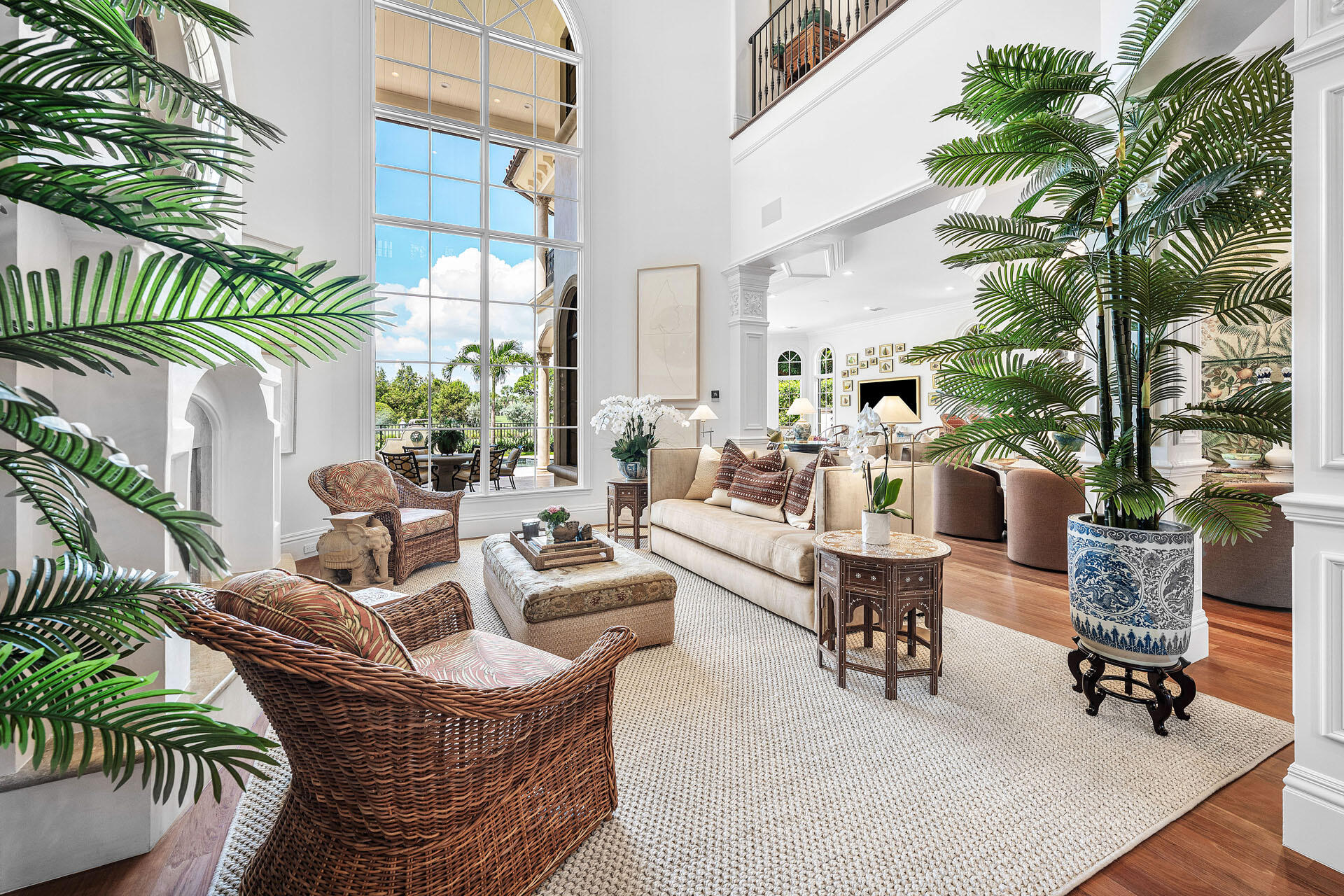 2055 Royal Palm Way Boca Raton, FL 33432