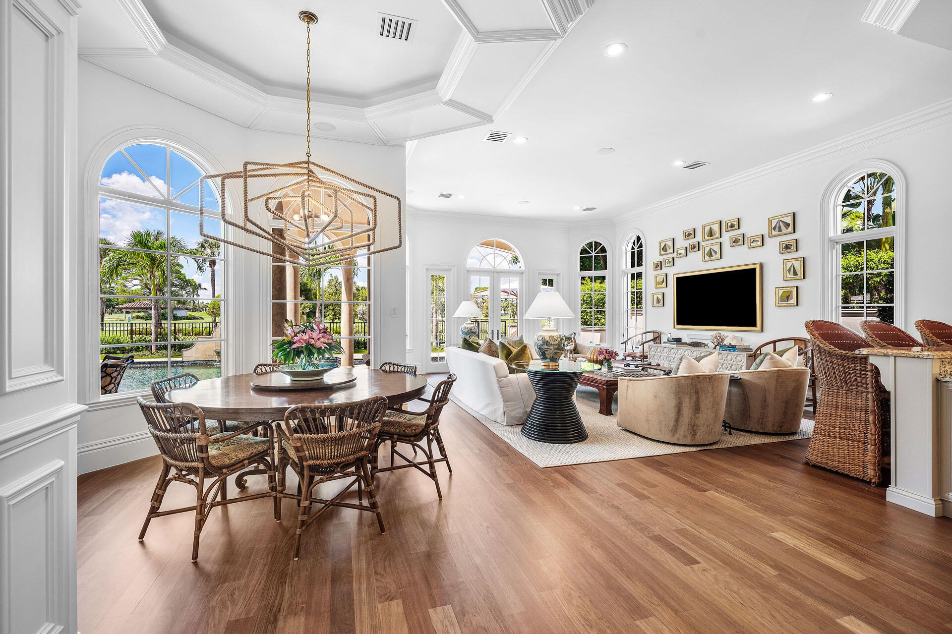 2055 Royal Palm Way Boca Raton, FL 33432
