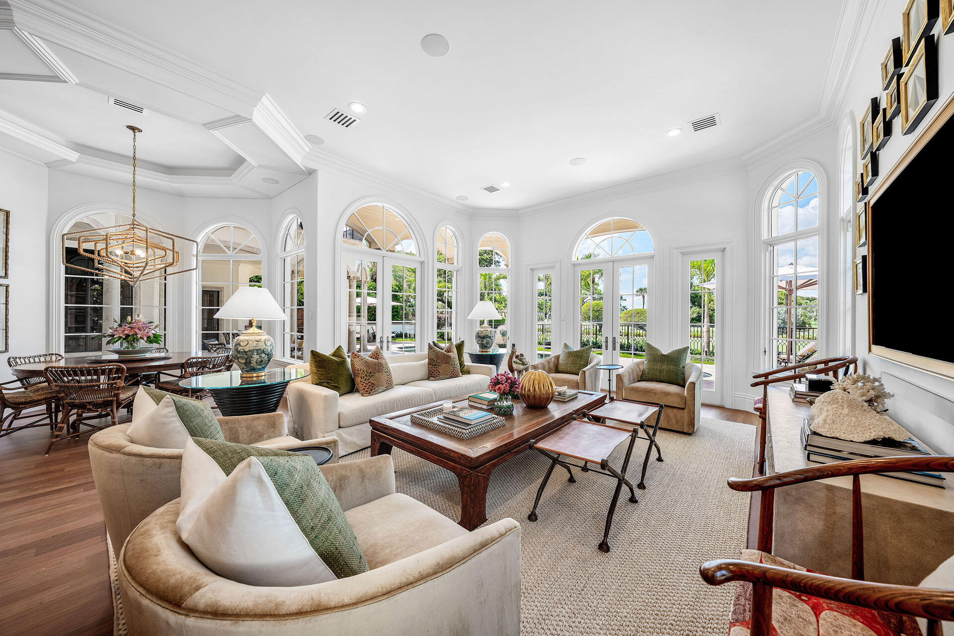 2055 Royal Palm Way Boca Raton, FL 33432