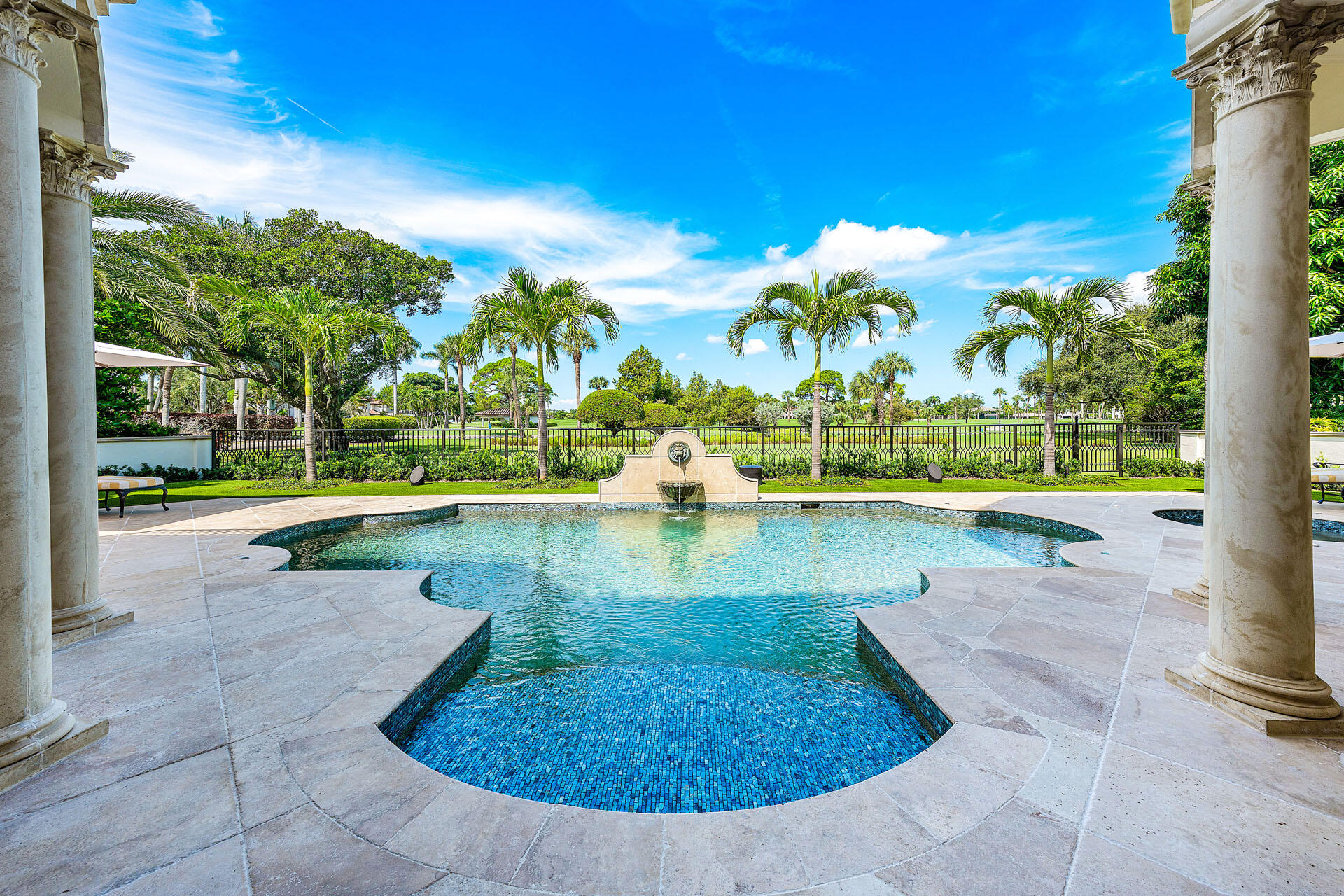 2055 Royal Palm Way Boca Raton, FL 33432