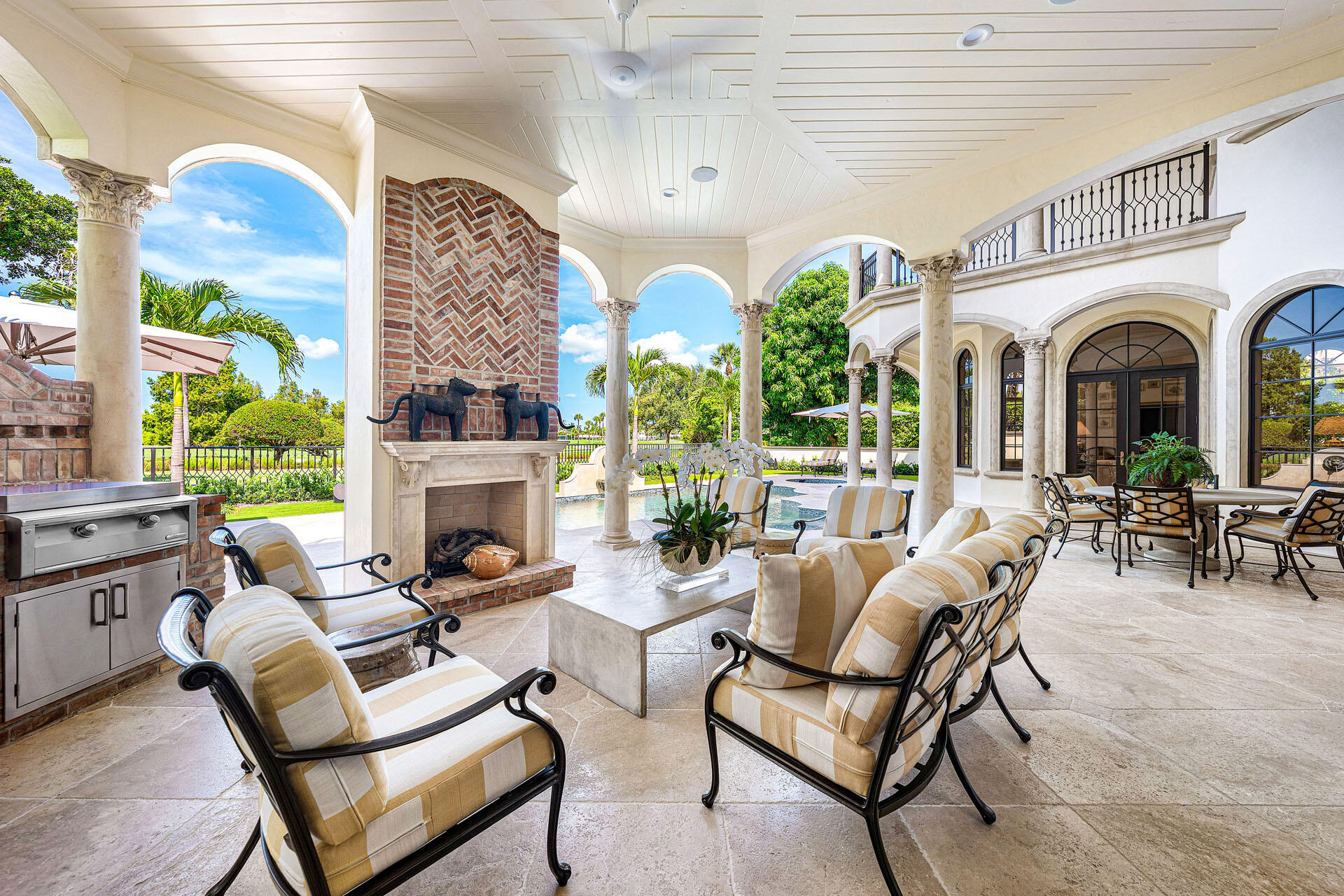 2055 Royal Palm Way Boca Raton, FL 33432