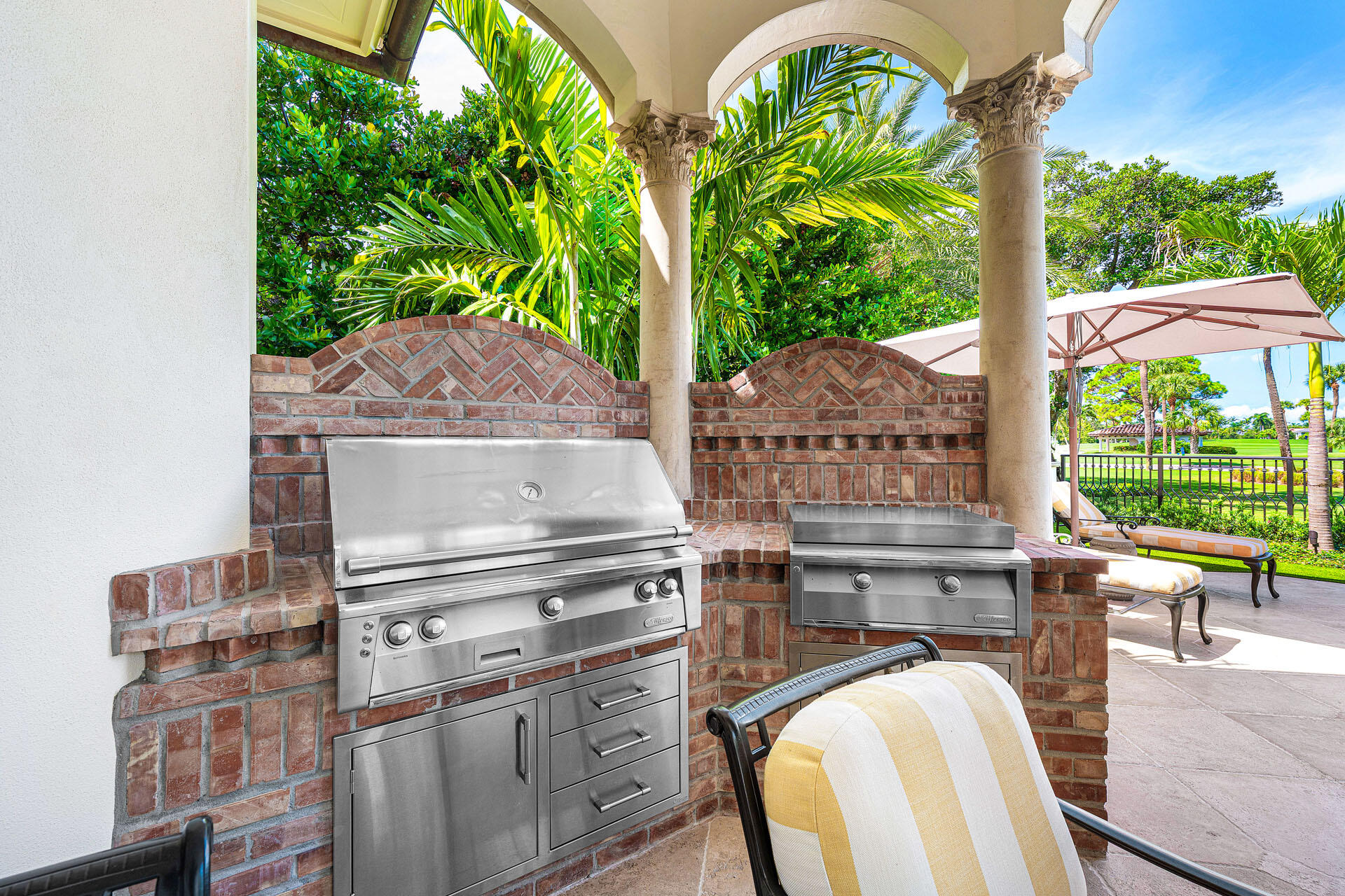 2055 Royal Palm Way Boca Raton, FL 33432